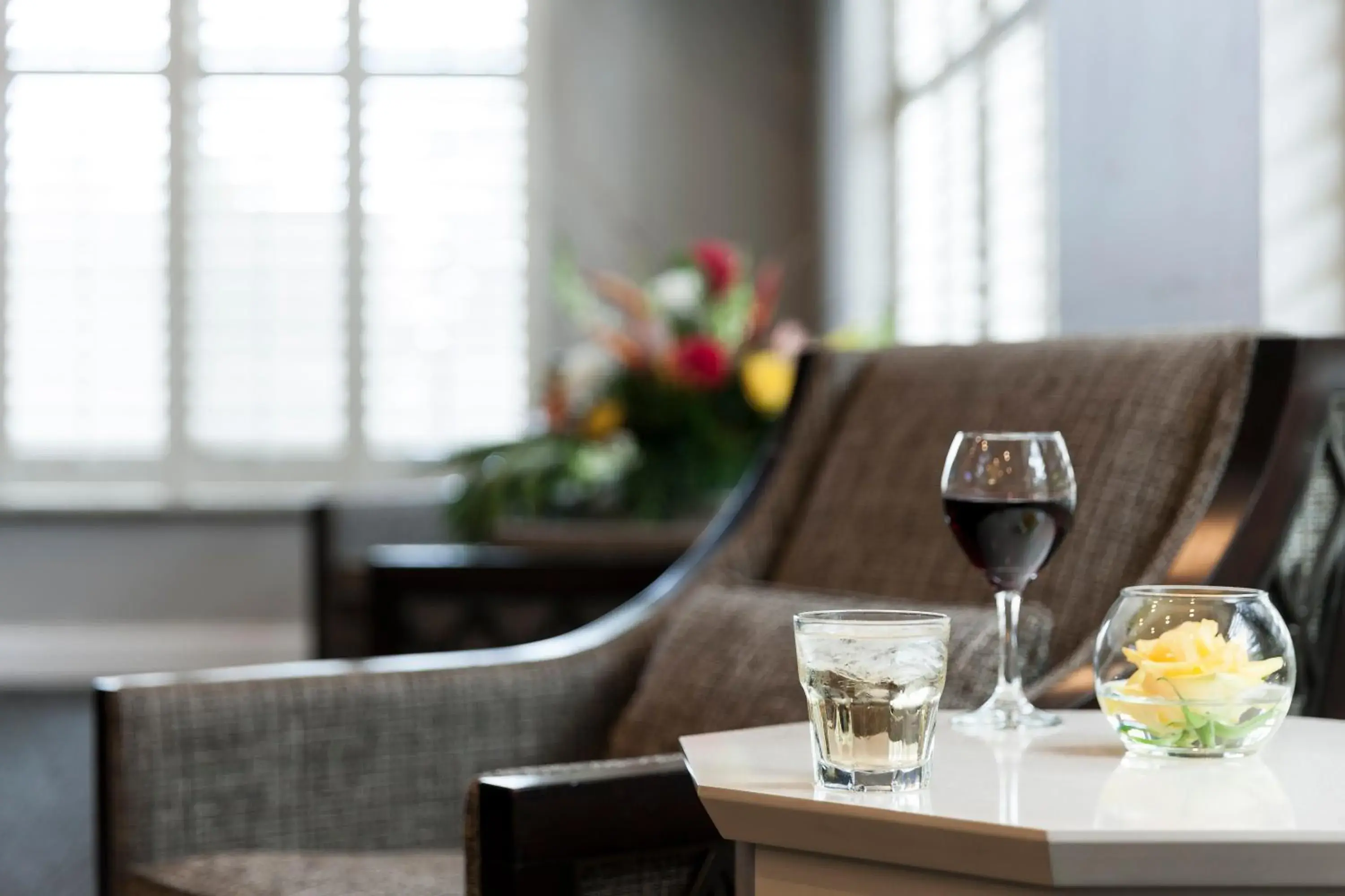 Lounge or bar in Holiday Inn Savannah Historic District by IHG Lounge or bar in Holiday Inn Savannah Historic District by IHG