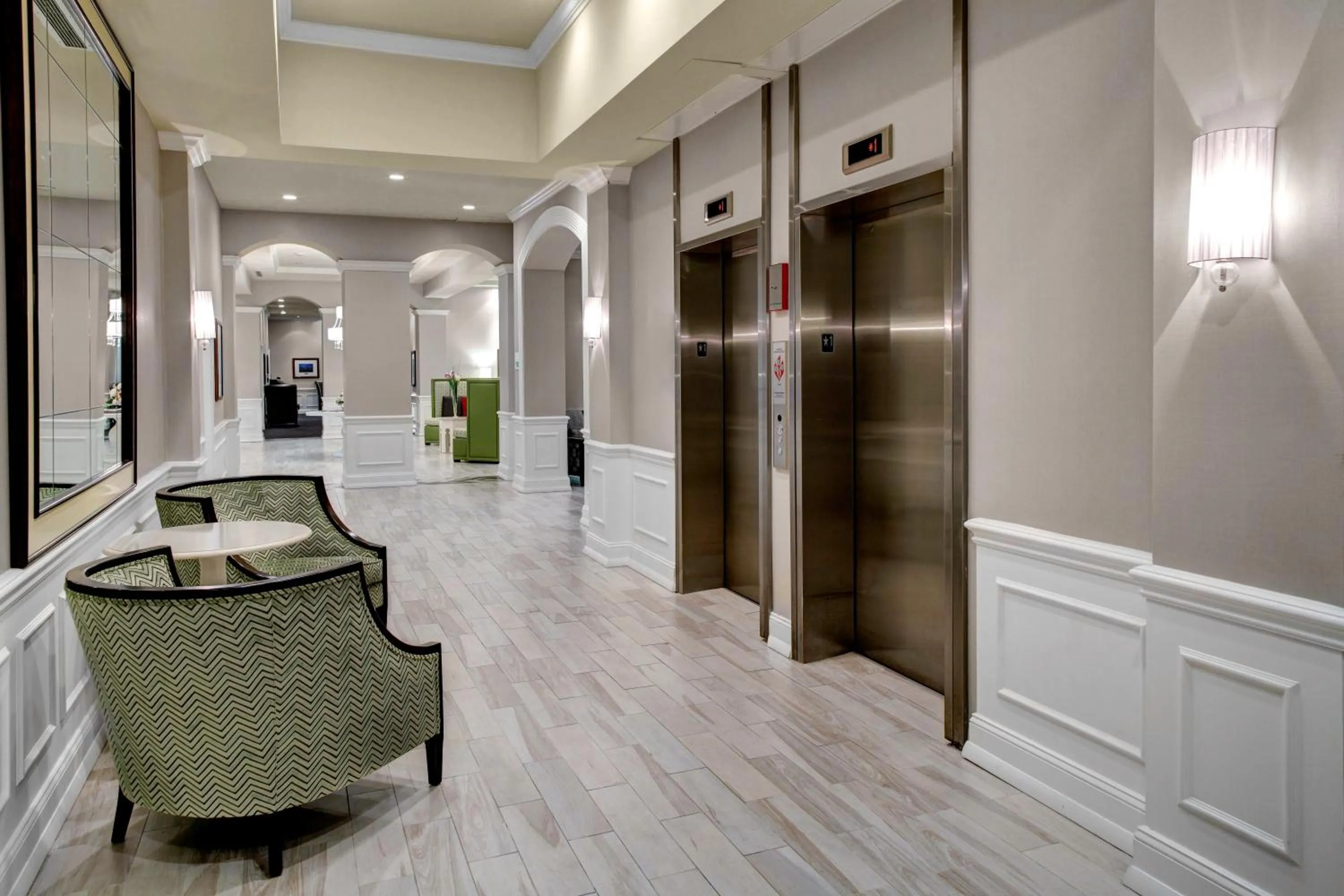 Lobby or reception in Holiday Inn Savannah Historic District by IHG