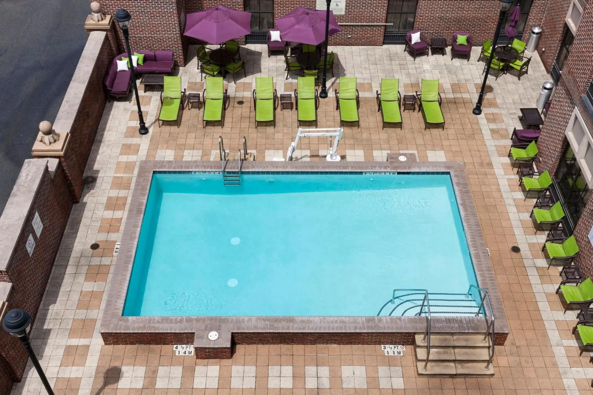 Swimming pool in Holiday Inn Savannah Historic District by IHG