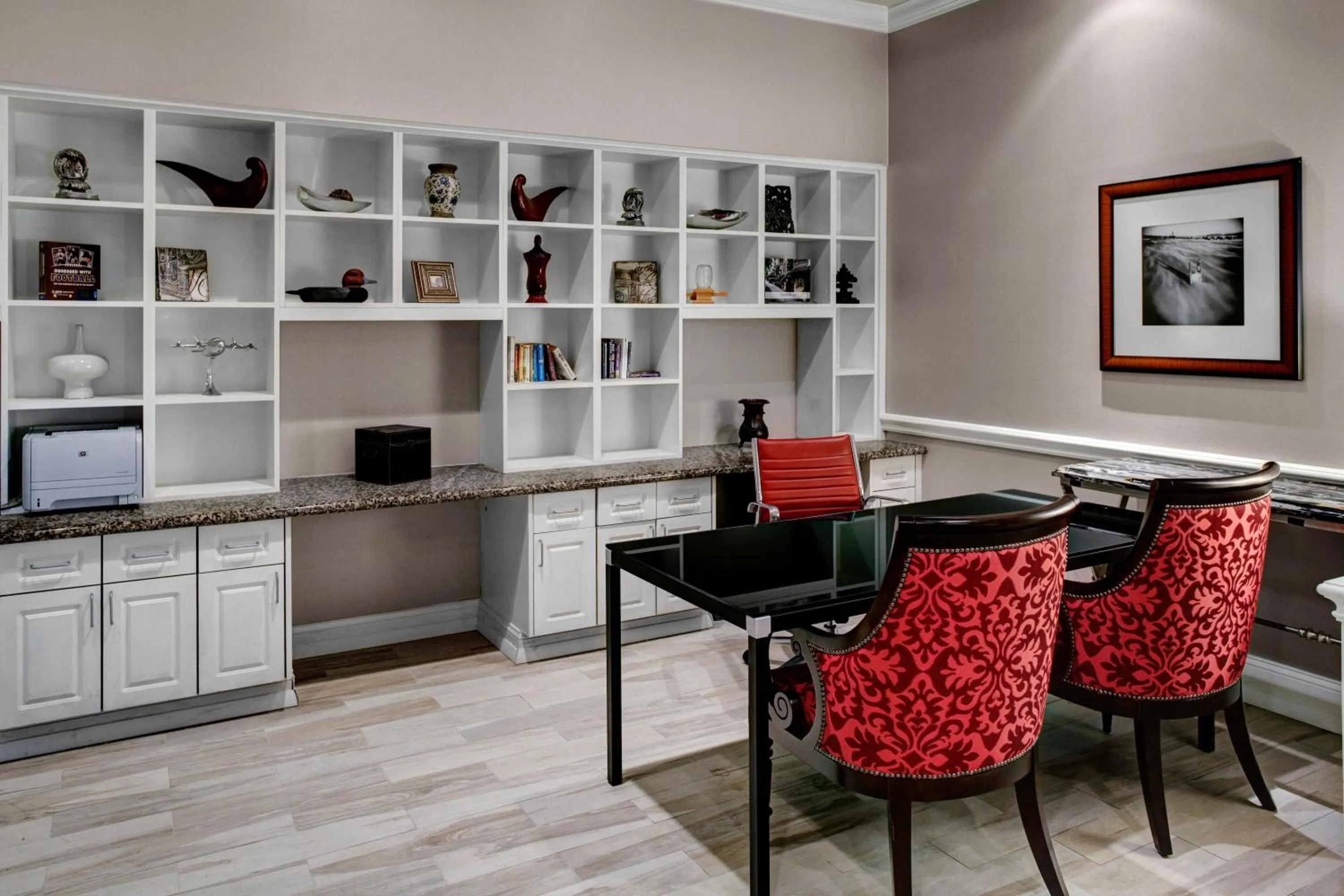 Property building in Holiday Inn Savannah Historic District by IHG