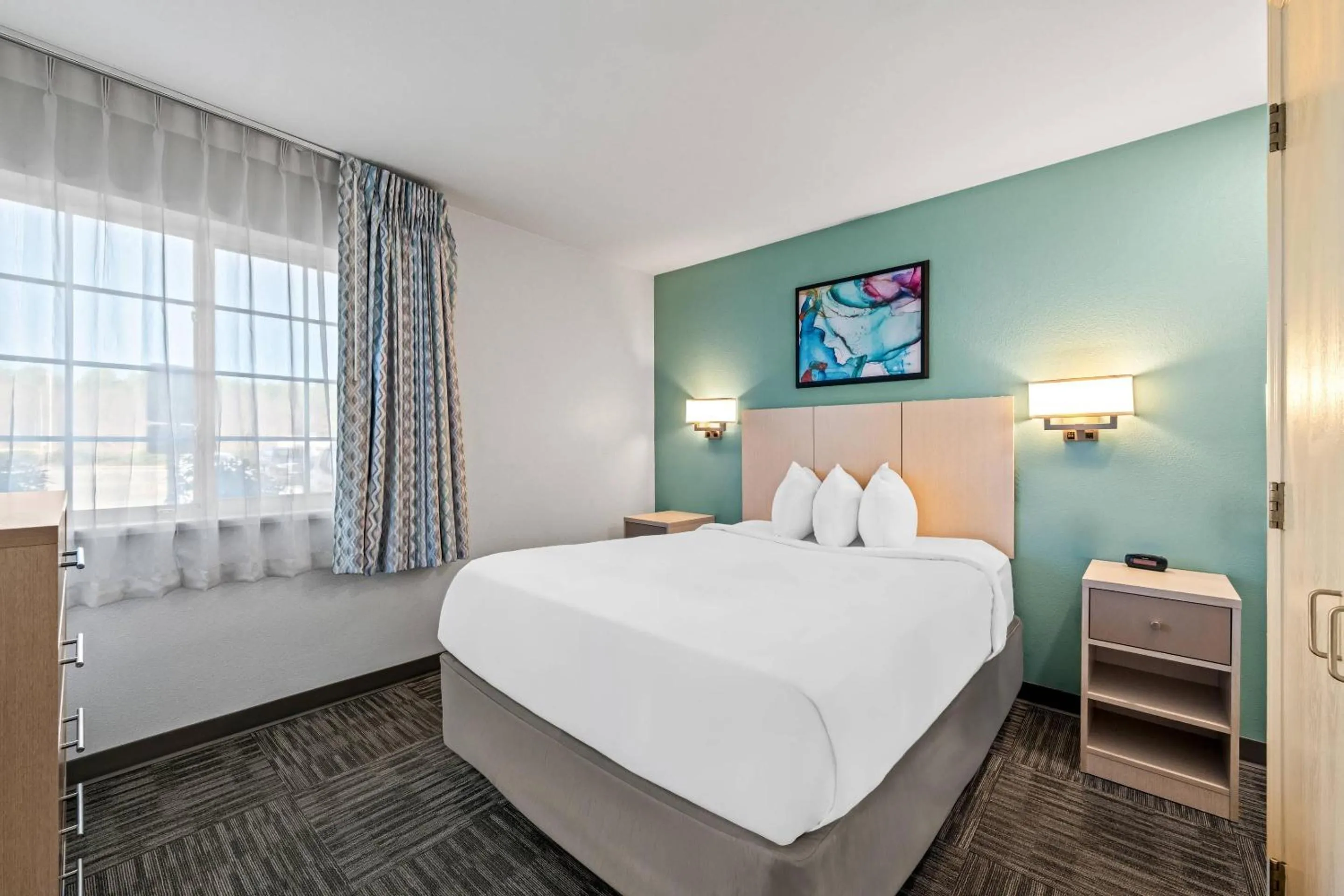 Bedroom, Bed in MainStay Suites Greensboro