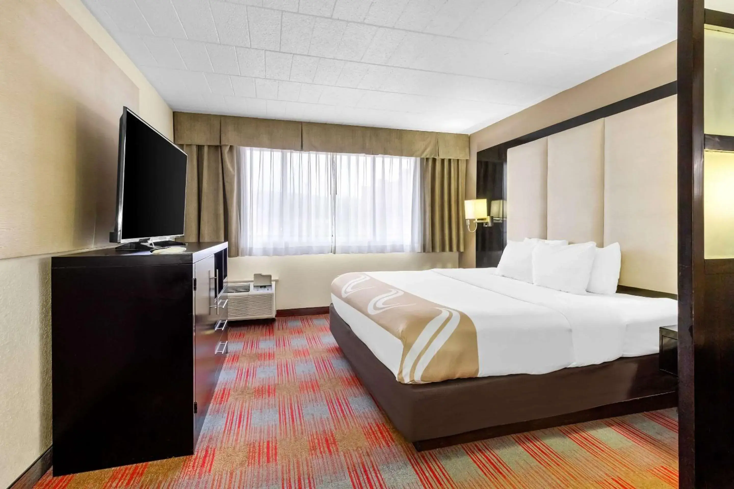 King Room - Non-Smoking in Quality Inn & Suites Altoona King Room - Non-Smoking in Quality Inn & Suites Altoona