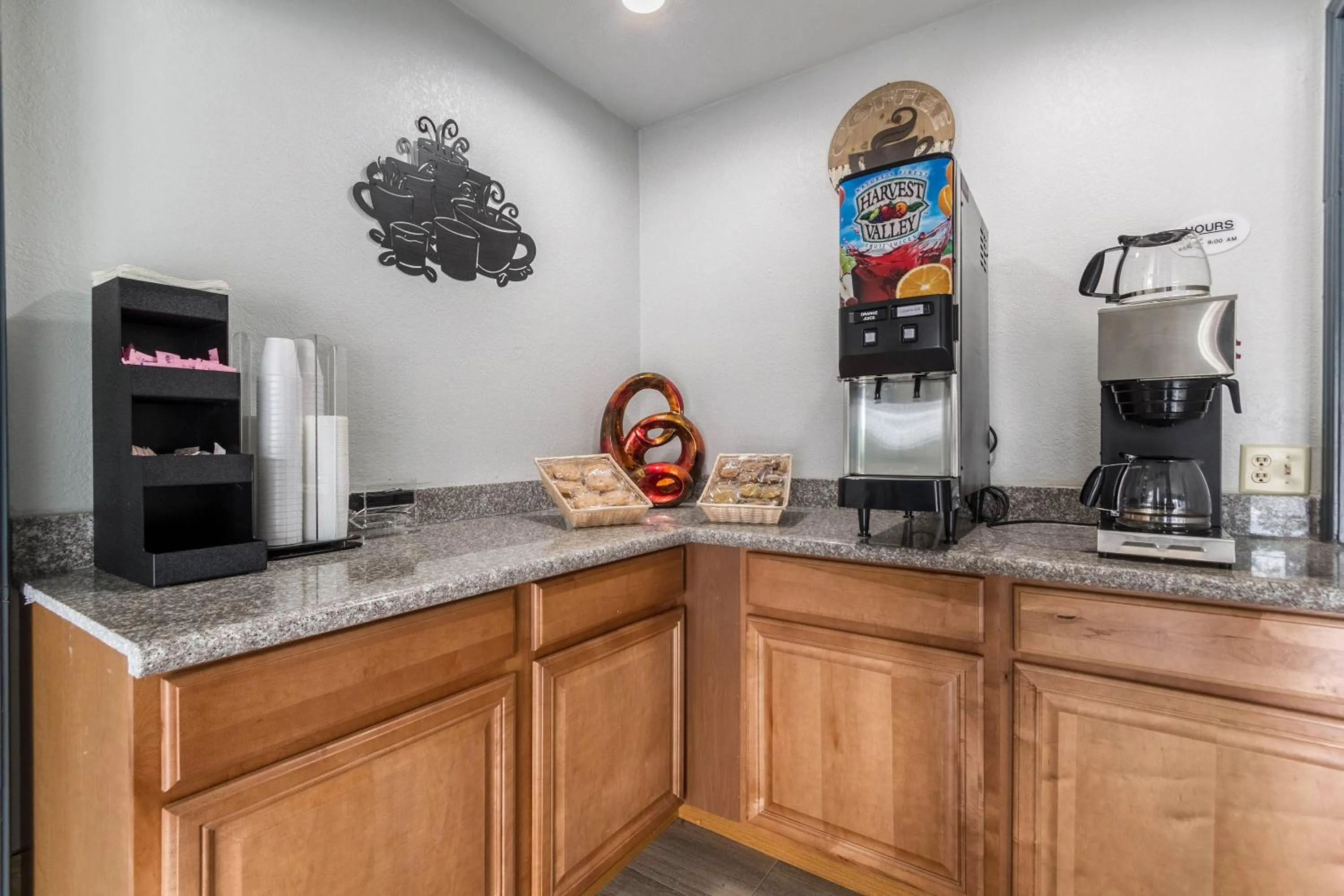 Food and drinks in Scottish Inn and Suites Tomball