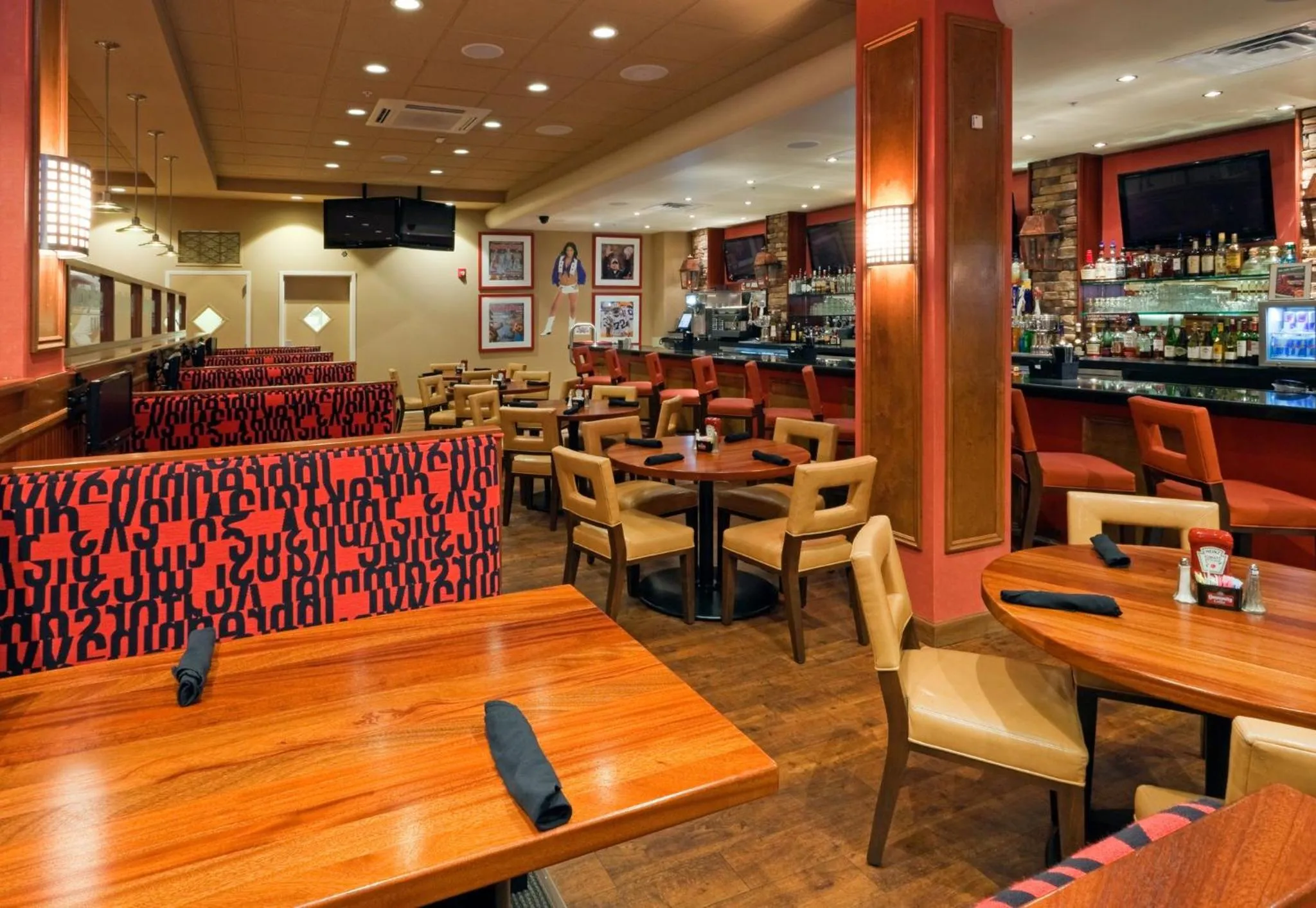Restaurant/places to eat in Holiday Inn Baton Rouge College Drive I-10 by IHG