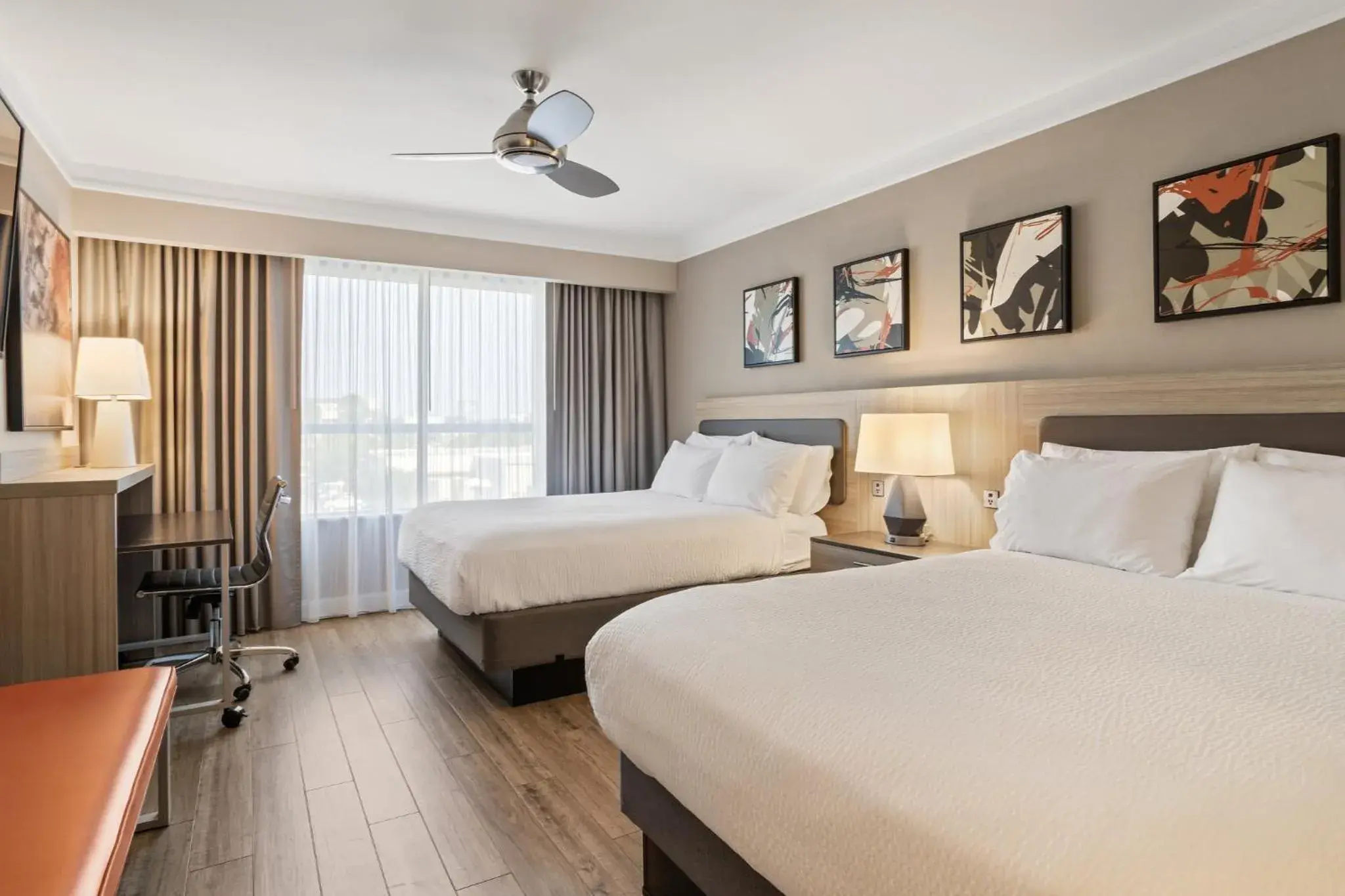 Standard Queen Room with Two Queen Beds - Top Floor in Holiday Inn Baton Rouge College Drive I-10 by IHG Standard Queen Room with Two Queen Beds - Top Floor in Holiday Inn Baton Rouge College Drive I-10 by IHG