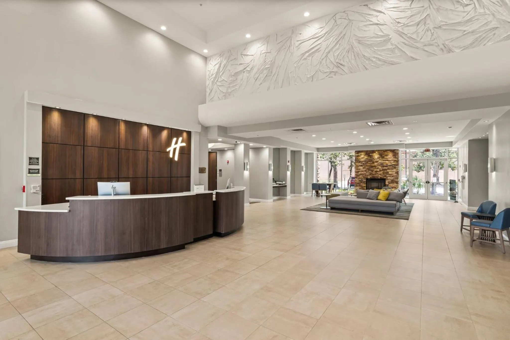 Property building in Holiday Inn Baton Rouge College Drive I-10 by IHG