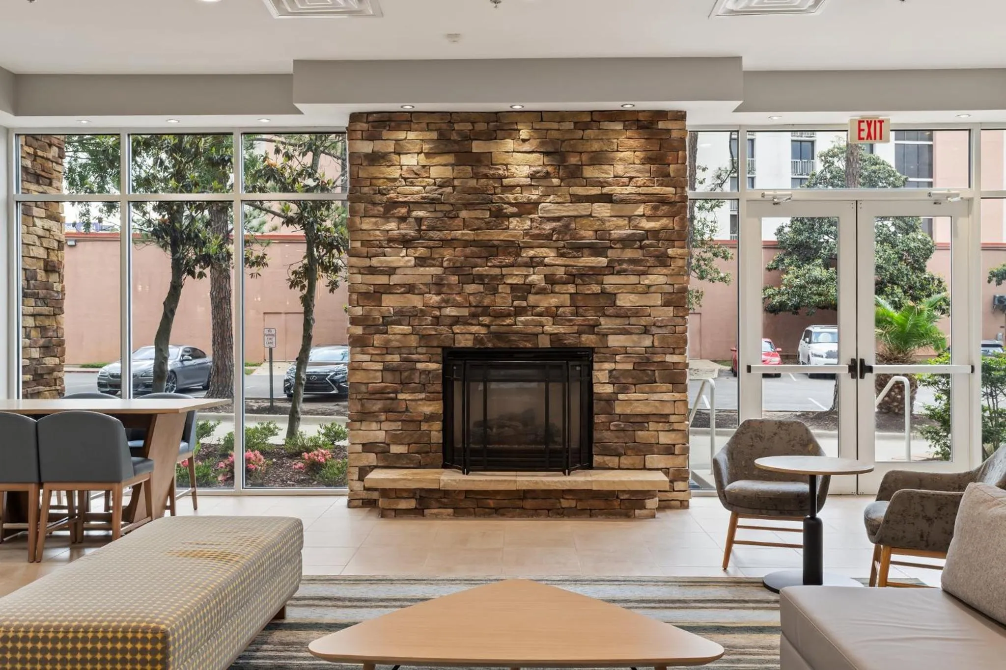 Property building in Holiday Inn Baton Rouge College Drive I-10 by IHG