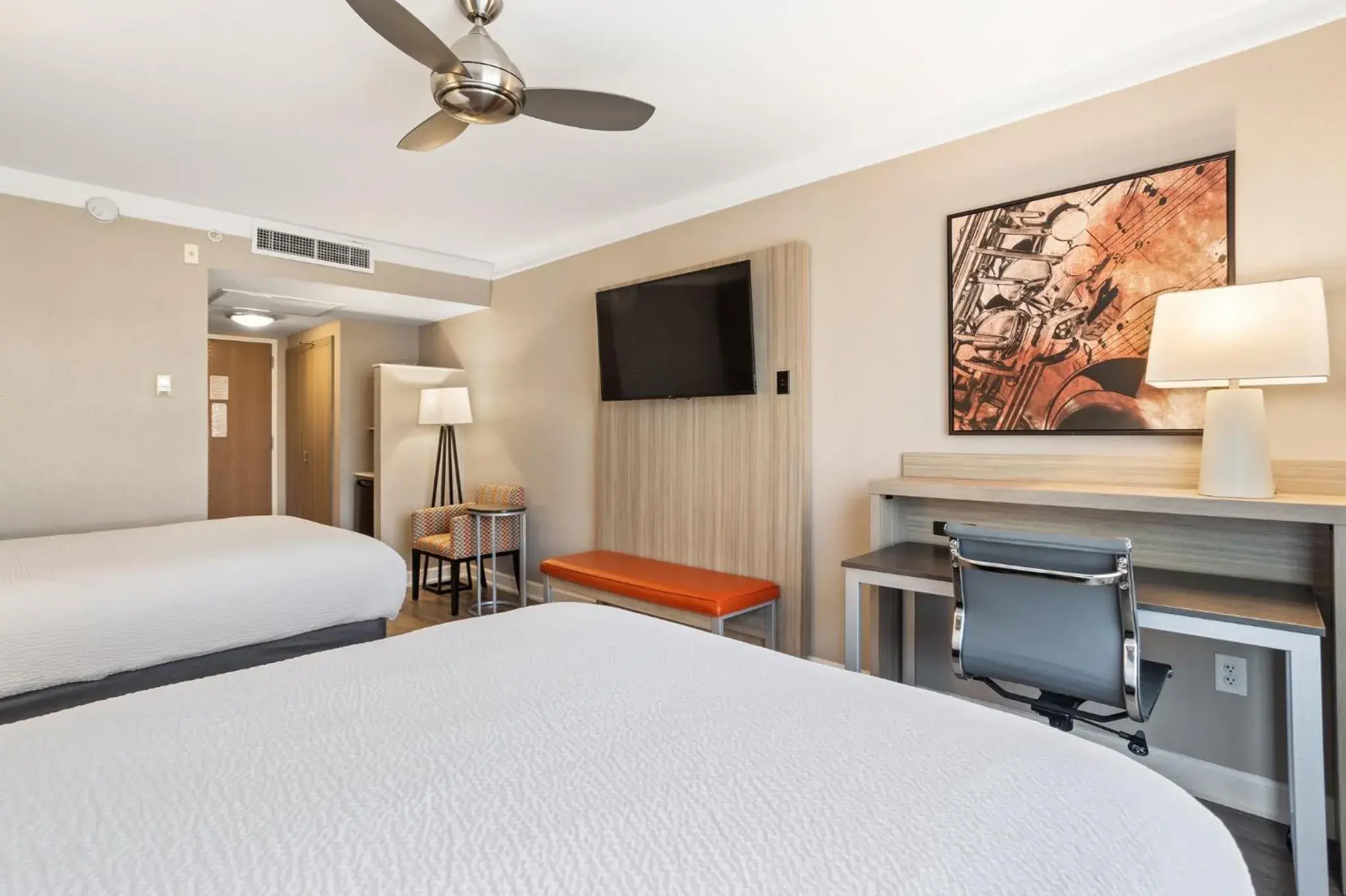 Standard Queen Room with Two Queen Beds - Top Floor in Holiday Inn Baton Rouge College Drive I-10 by IHG Standard Queen Room with Two Queen Beds - Top Floor in Holiday Inn Baton Rouge College Drive I-10 by IHG