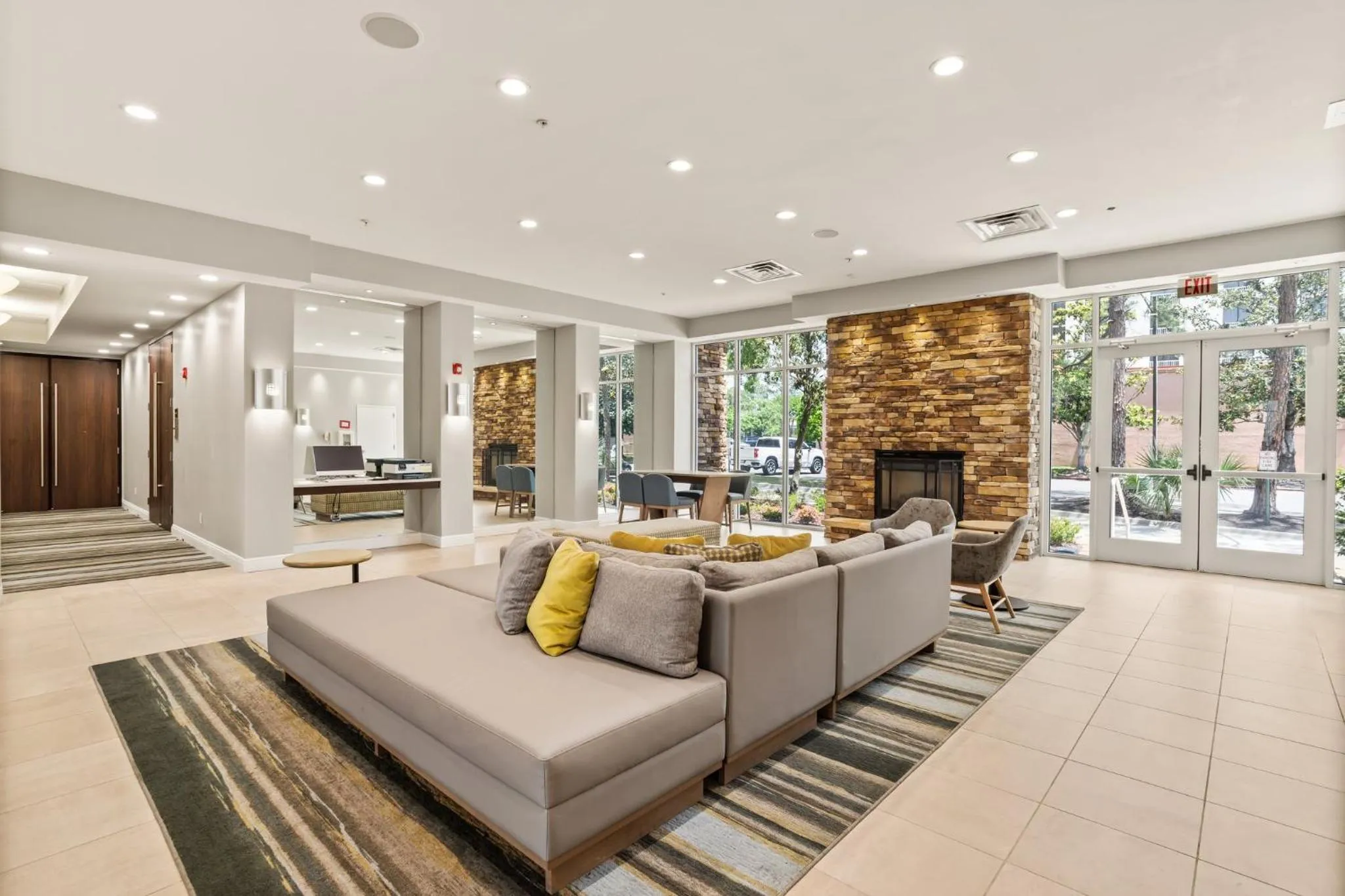 Property building in Holiday Inn Baton Rouge College Drive I-10 by IHG