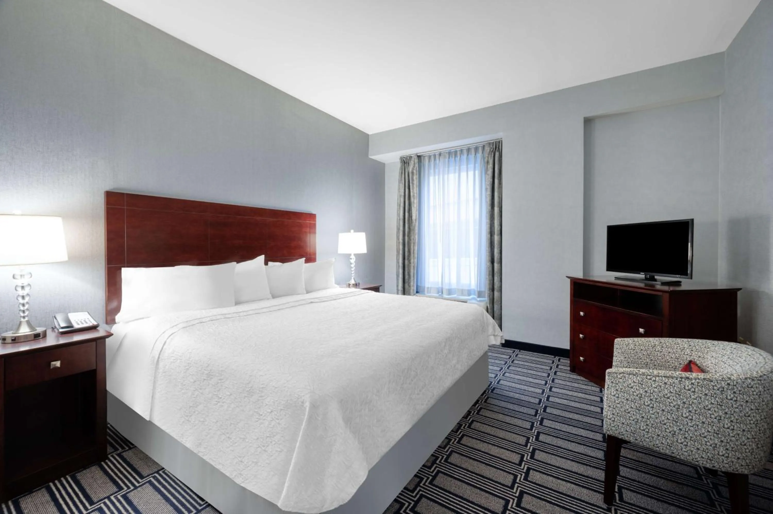 Bed in Hampton Inn & Suites Providence Downtown