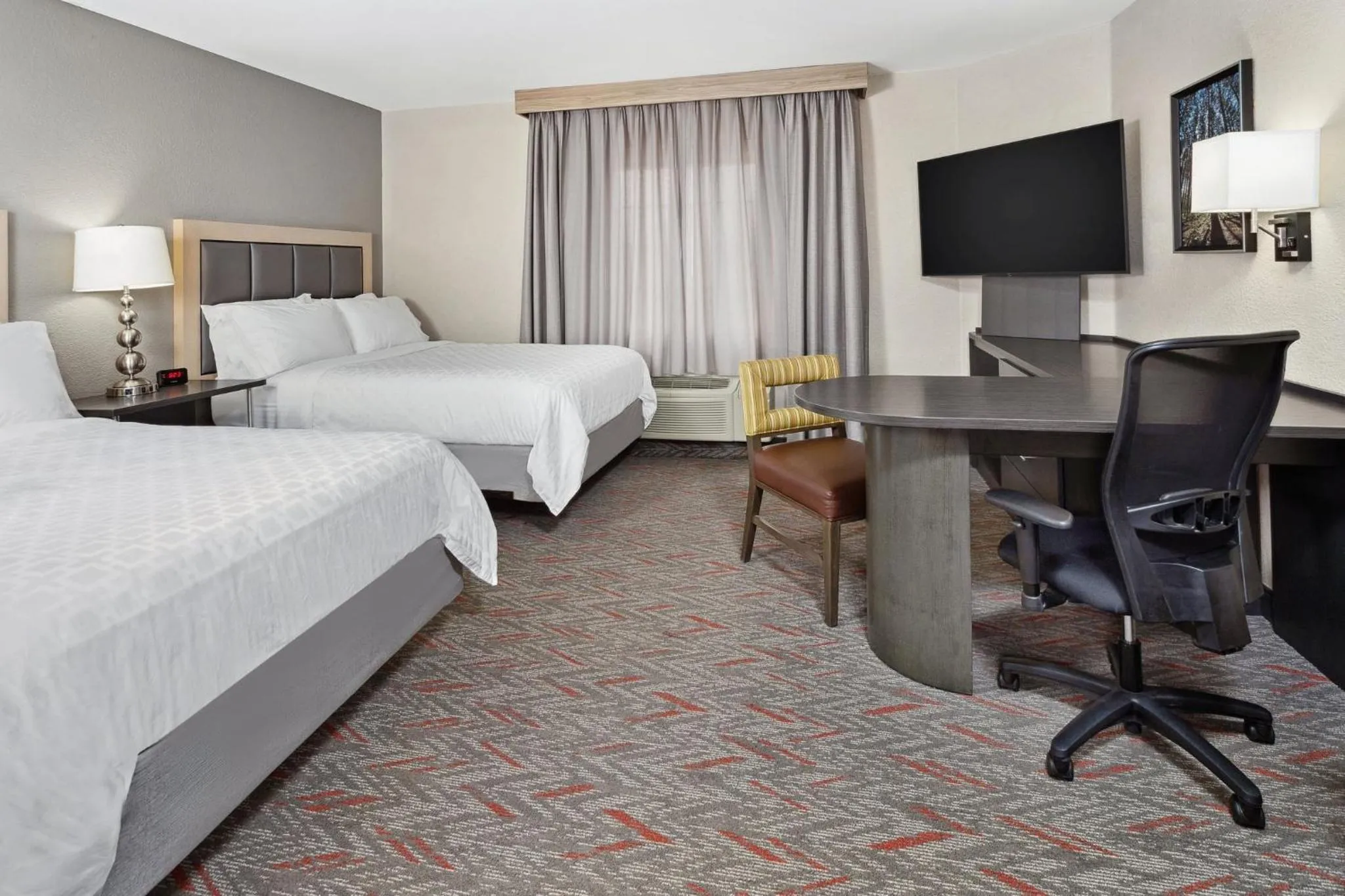 Photo of the whole room, Bed in Candlewood Suites Appleton by IHG