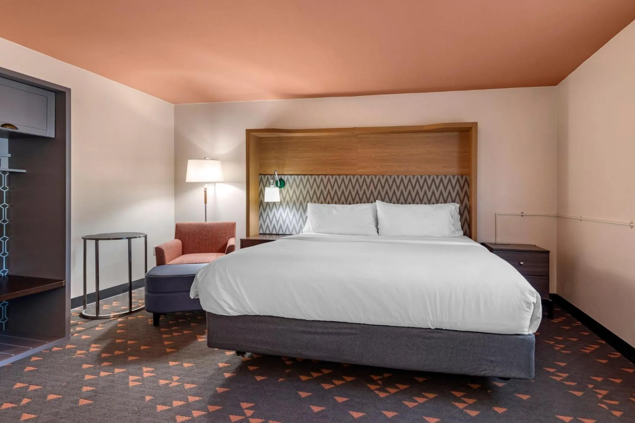 Photo of the whole room, Bed in Holiday Inn Bangor by IHG