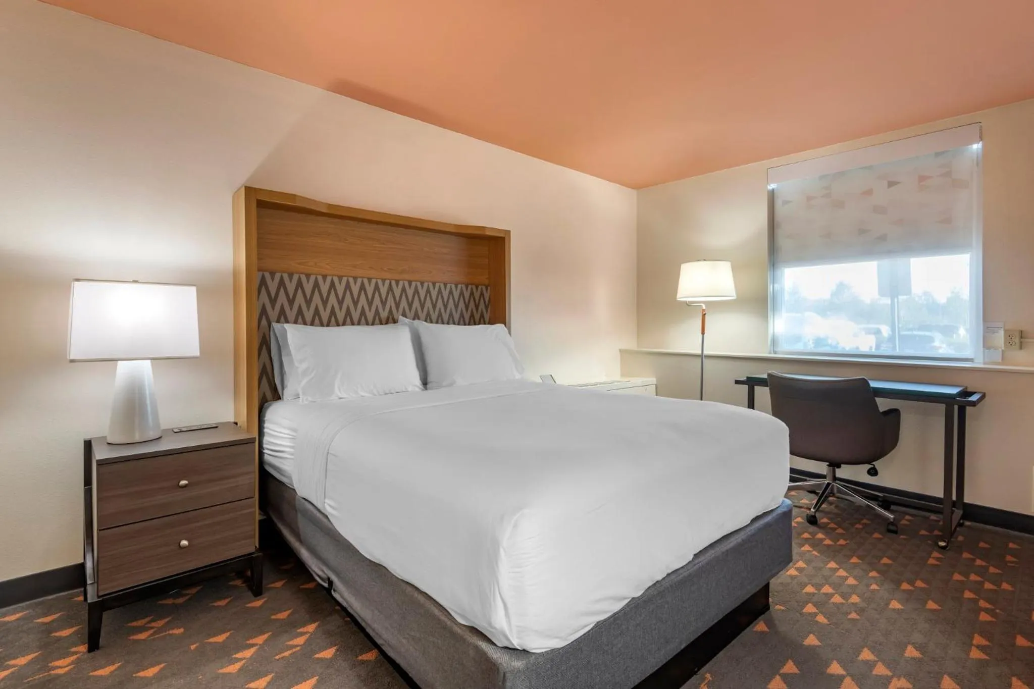 Photo of the whole room, Bed in Holiday Inn Bangor by IHG