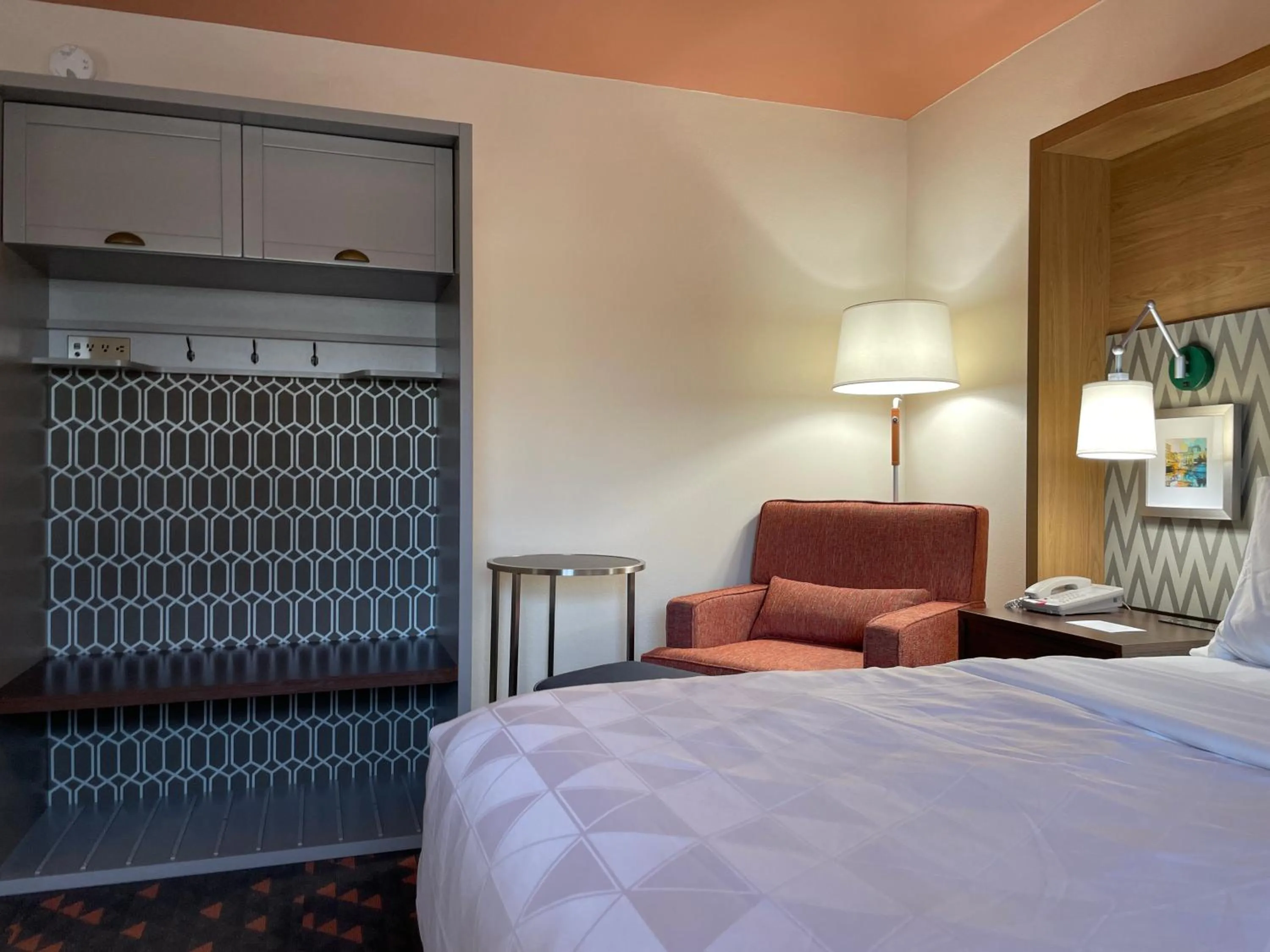 Photo of the whole room, Bed in Holiday Inn Bangor by IHG