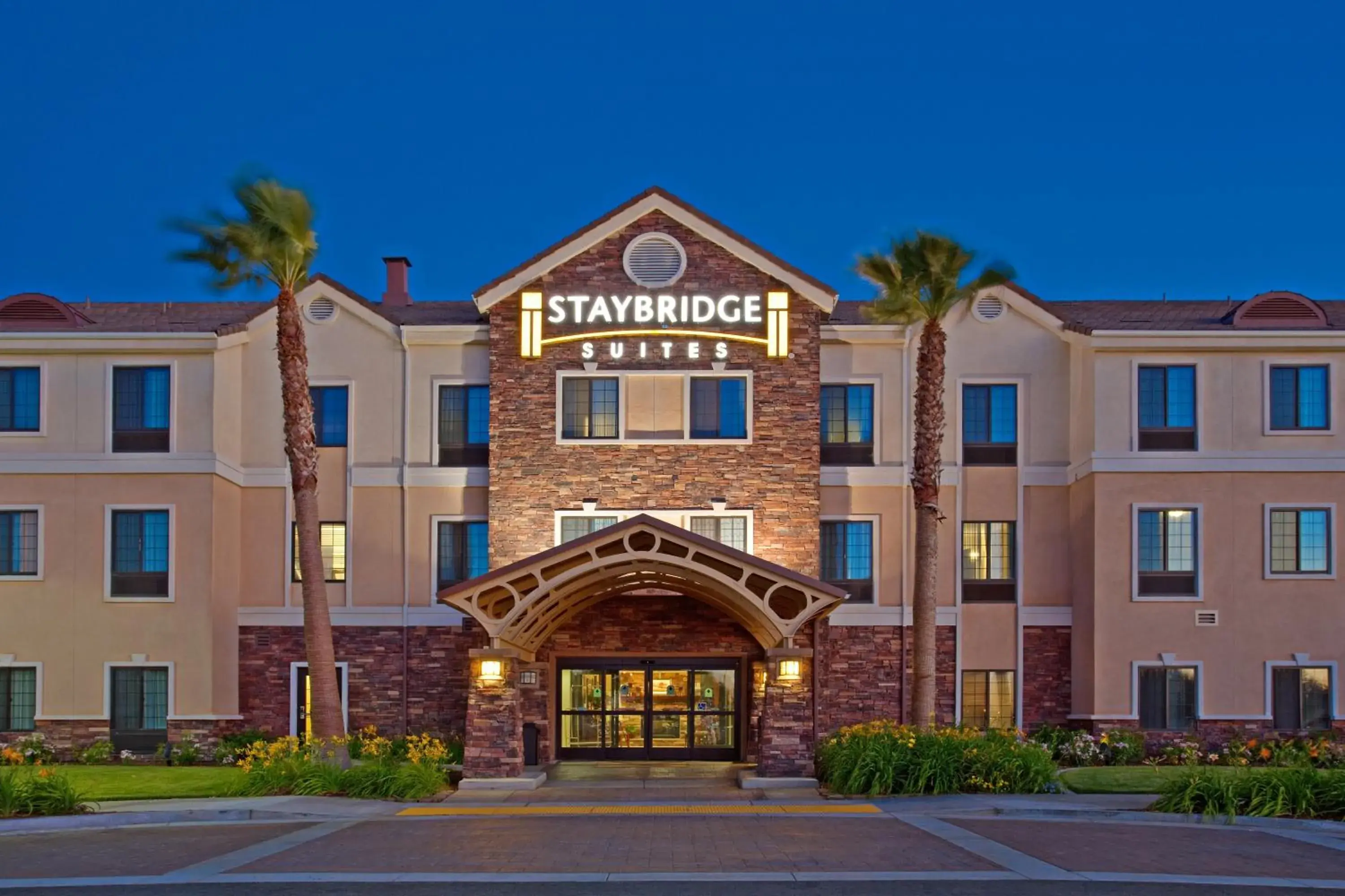 Property building in Staybridge Suites Palmdale by IHG Property building in Staybridge Suites Palmdale by IHG