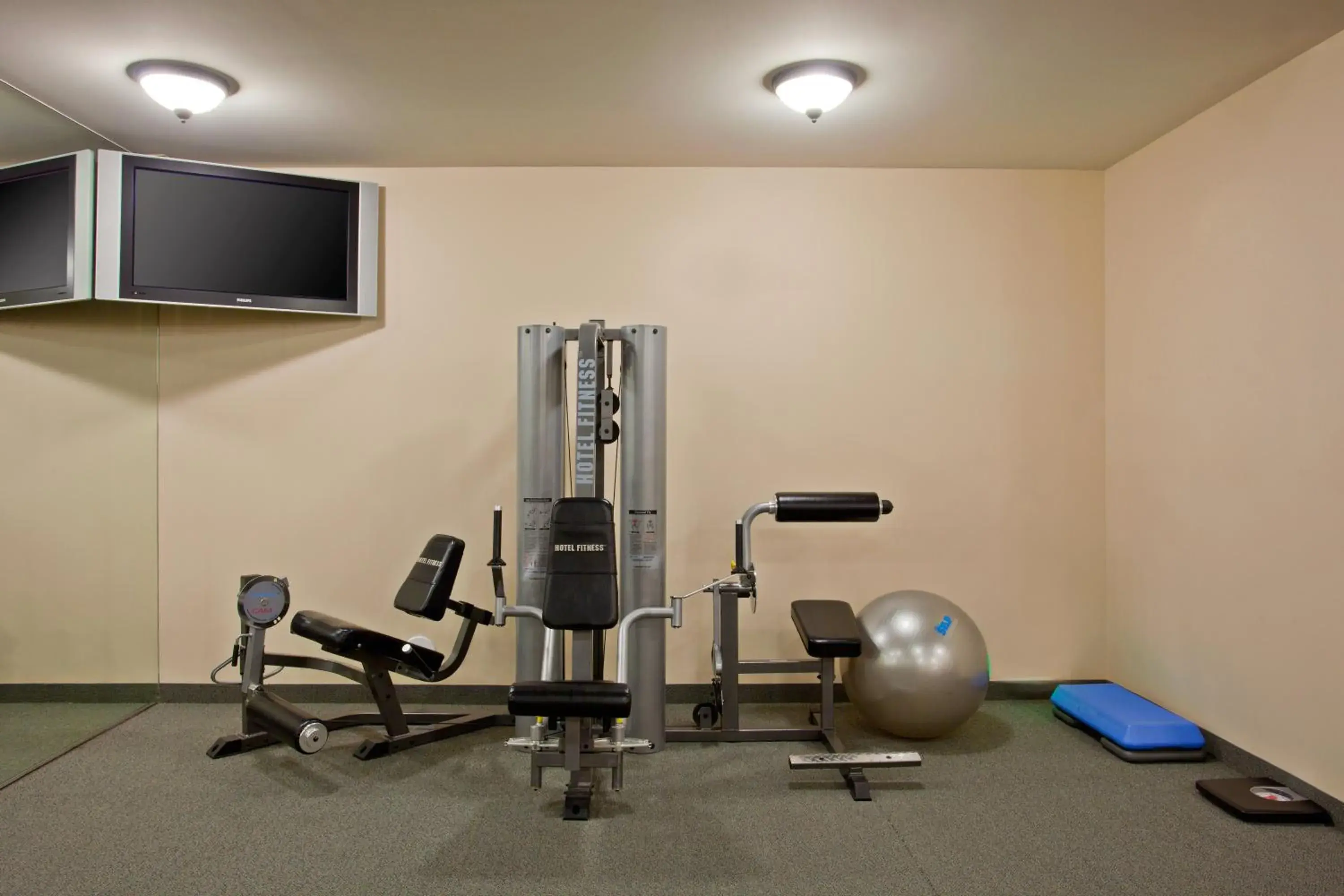 Fitness centre/facilities in Staybridge Suites Palmdale by IHG Fitness centre/facilities in Staybridge Suites Palmdale by IHG