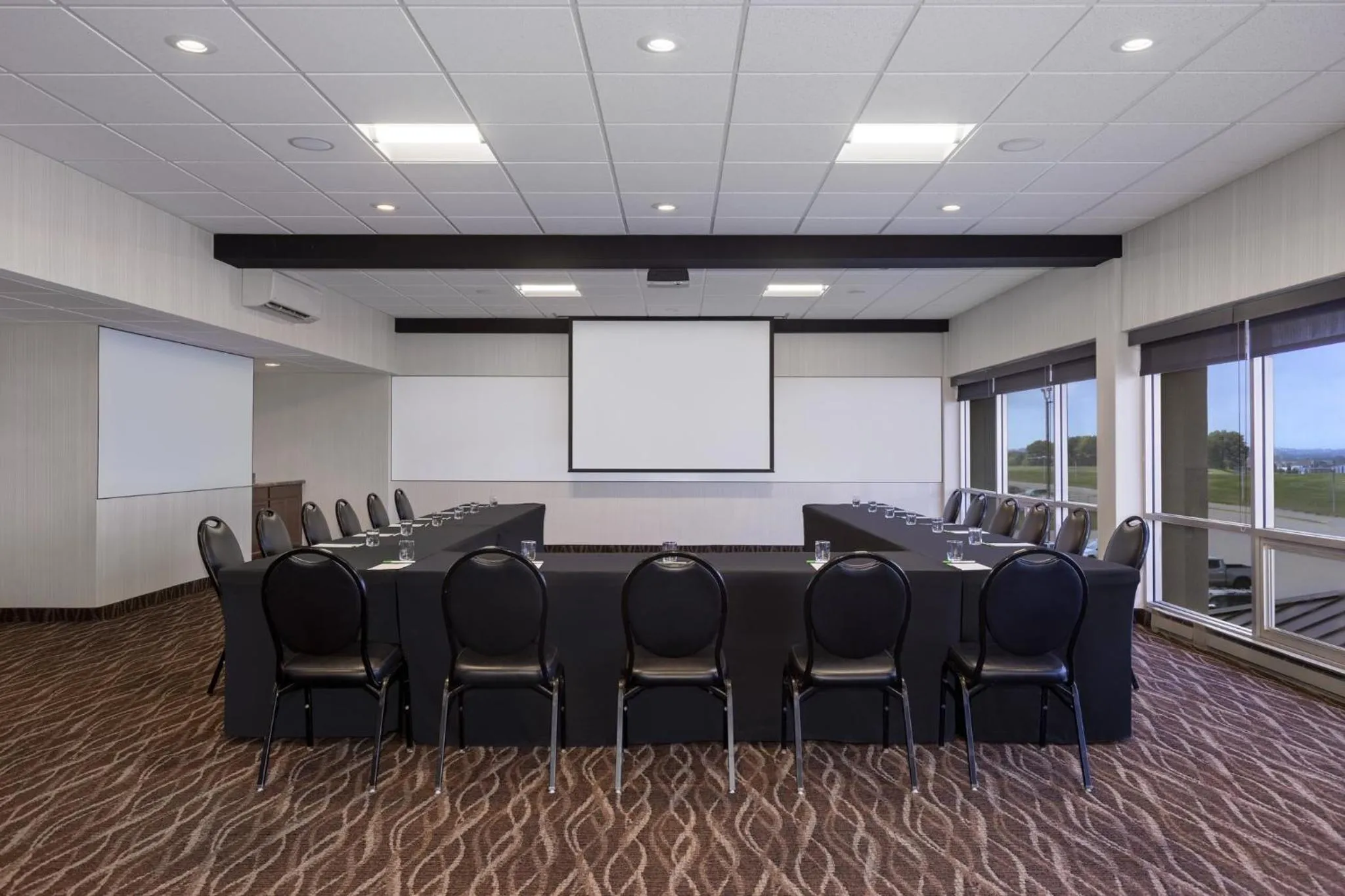 Meeting/conference room in Holiday Inn Des Moines-Airport Conf Center by IHG