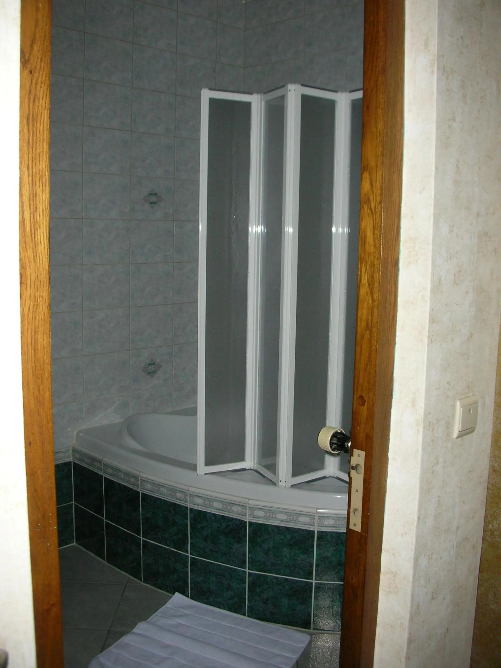 Shower in La Chrysalide