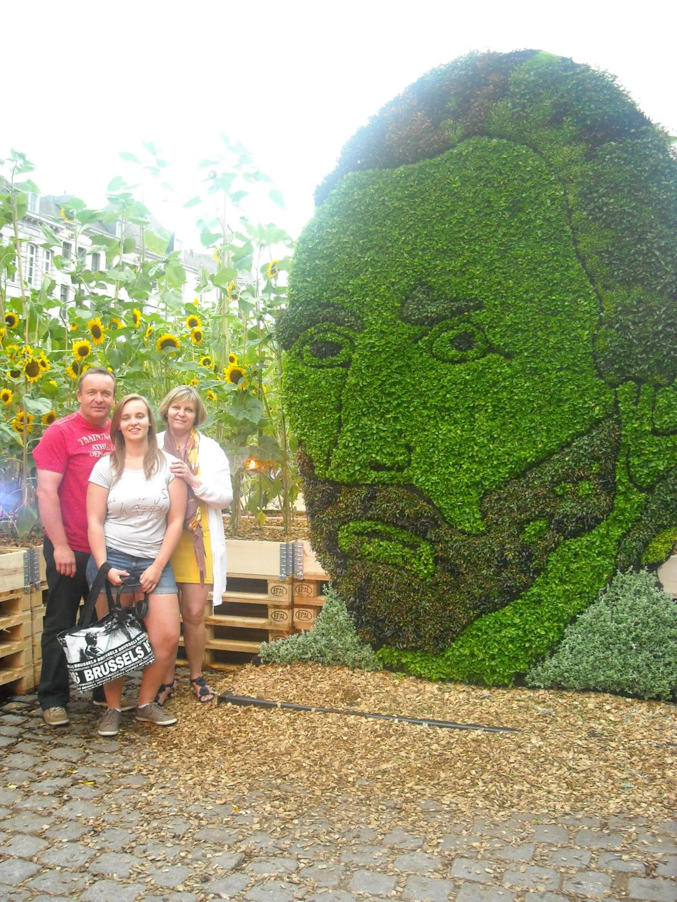 Family in La Chrysalide