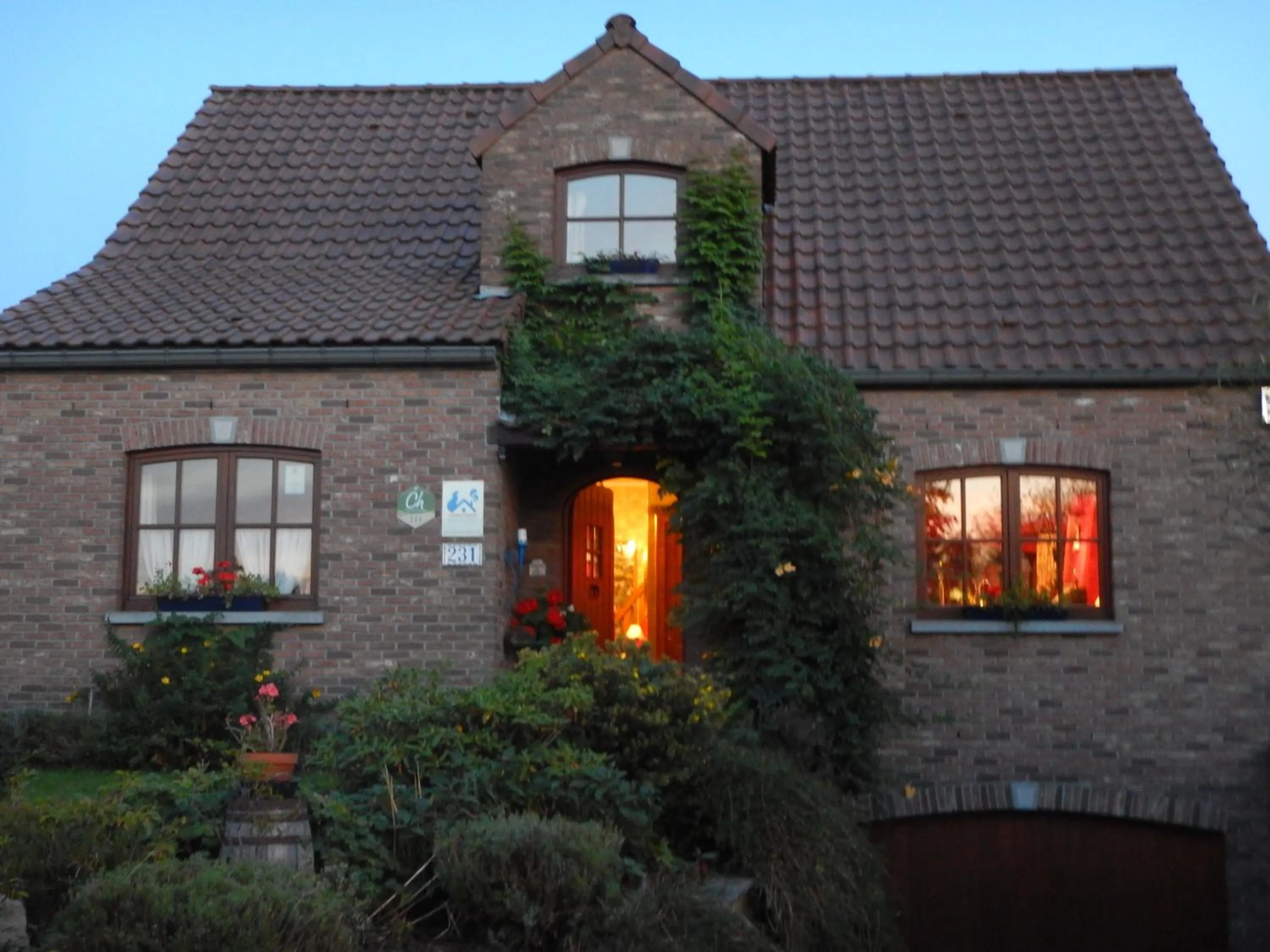 Facade/entrance in La Chrysalide