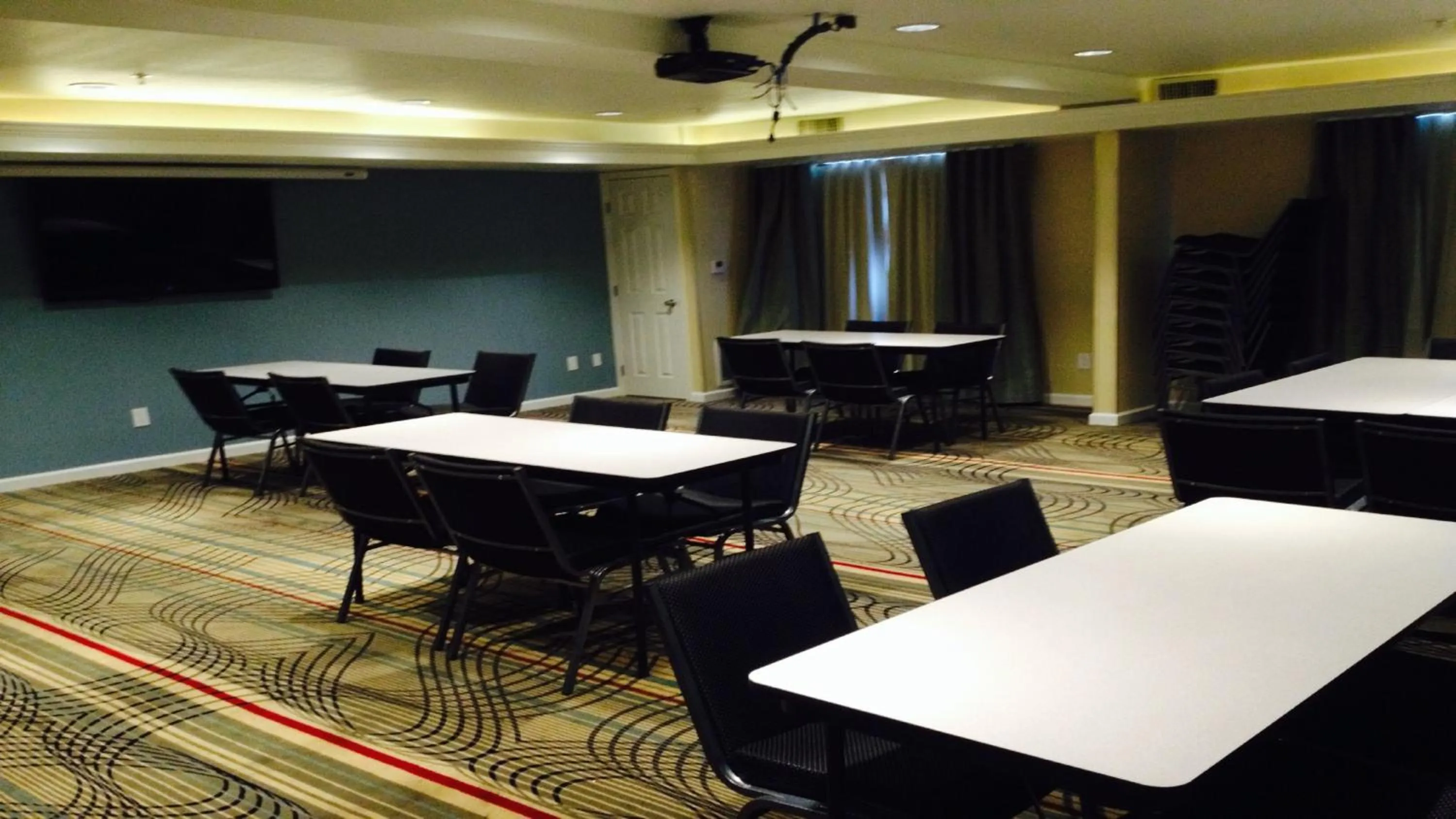 Meeting/conference room in Holiday Inn Express Bakersfield by IHG