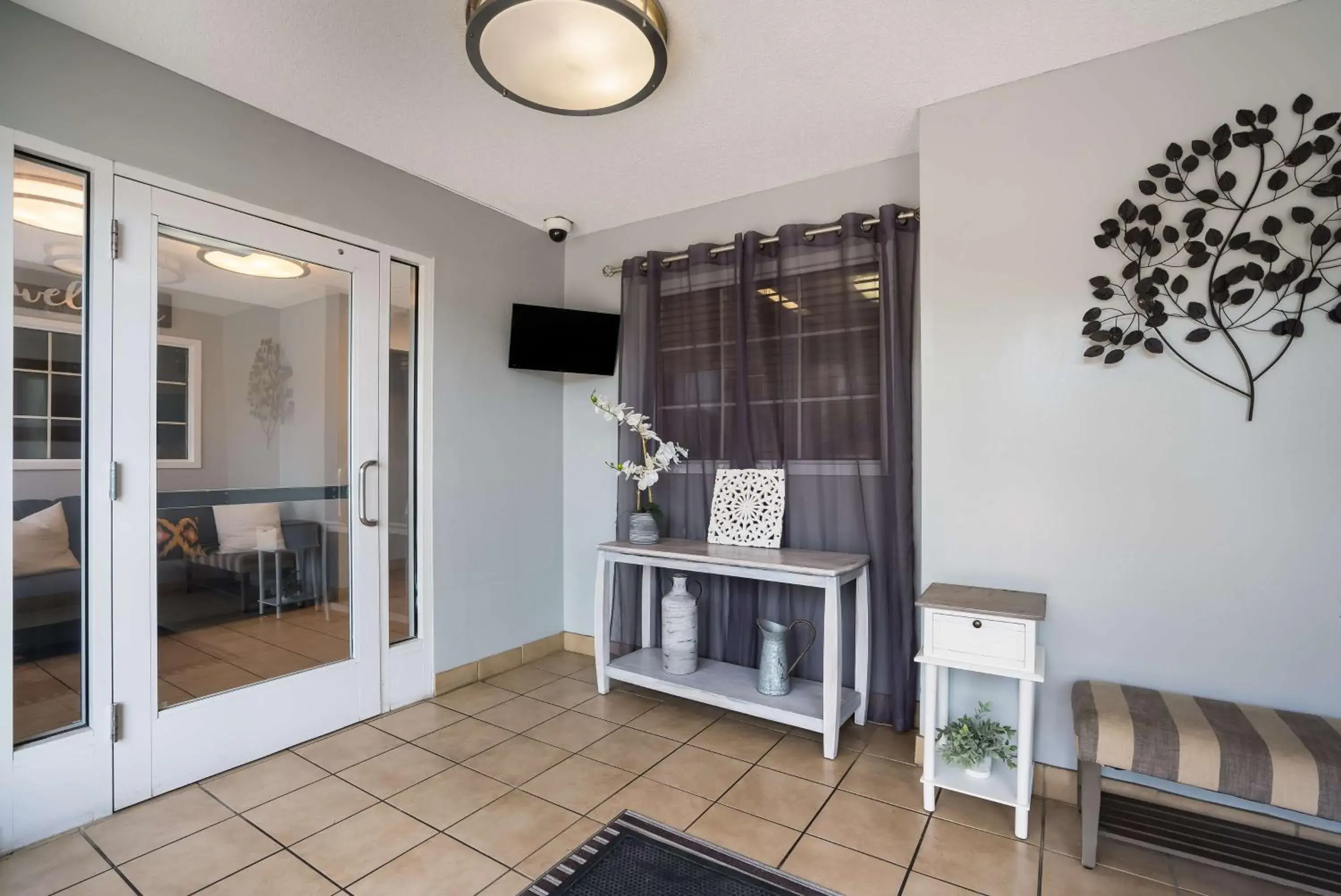 Lobby or reception in Sonesta Simply Suites Des Moines Lobby or reception in Sonesta Simply Suites Des Moines