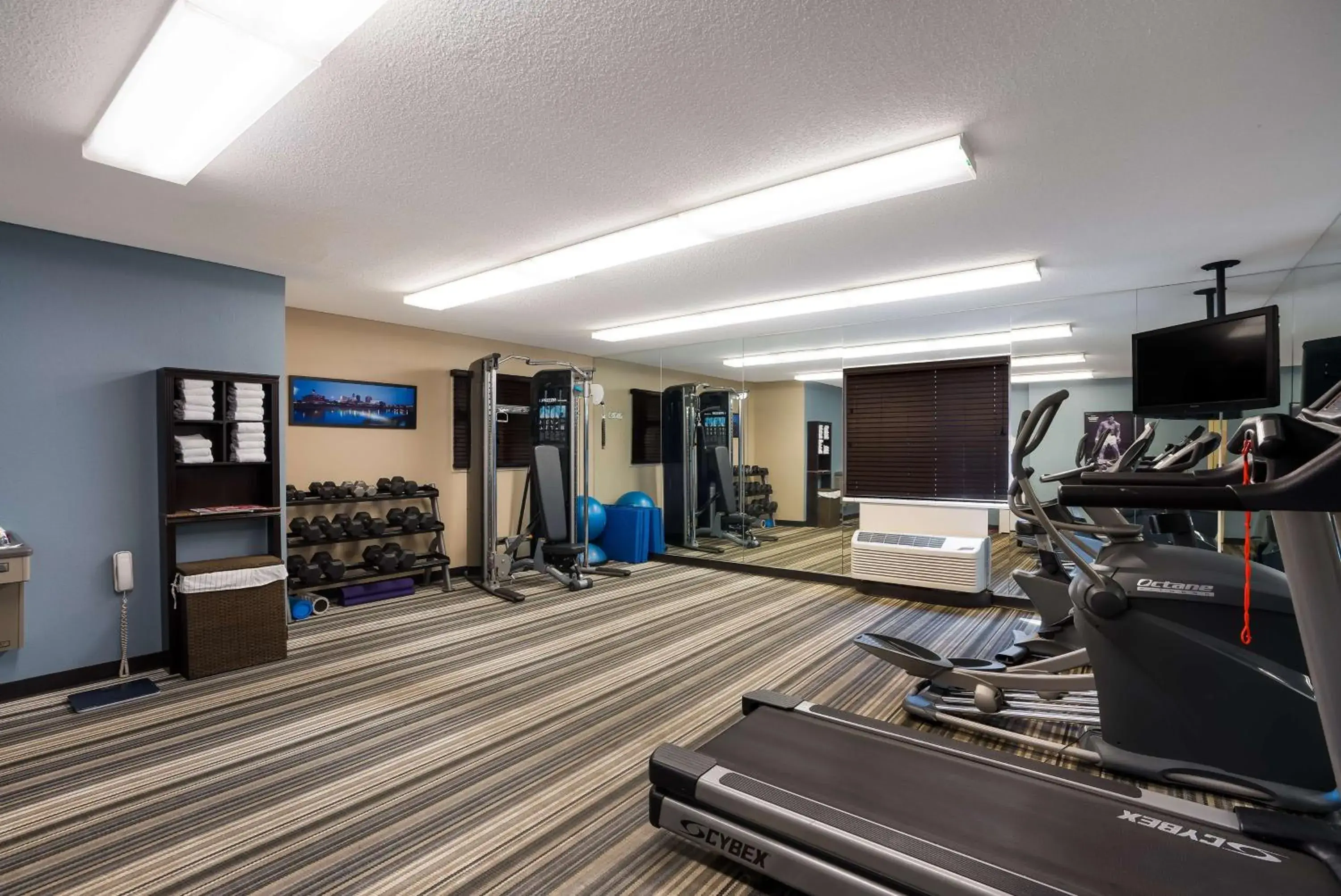 Fitness centre/facilities in Sonesta Simply Suites Des Moines Fitness centre/facilities in Sonesta Simply Suites Des Moines