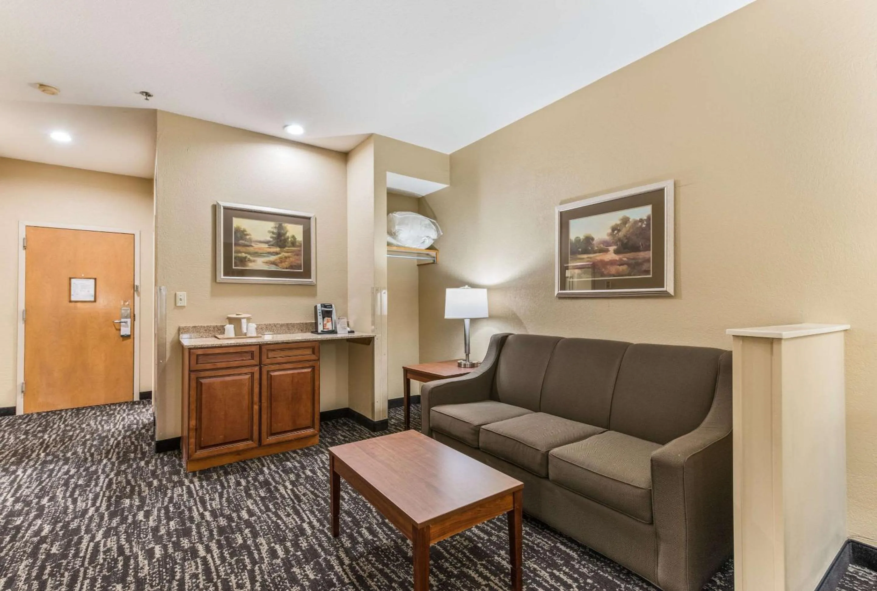 Photo of the whole room in Quality Inn & Suites Hendersonville - Flat Rock