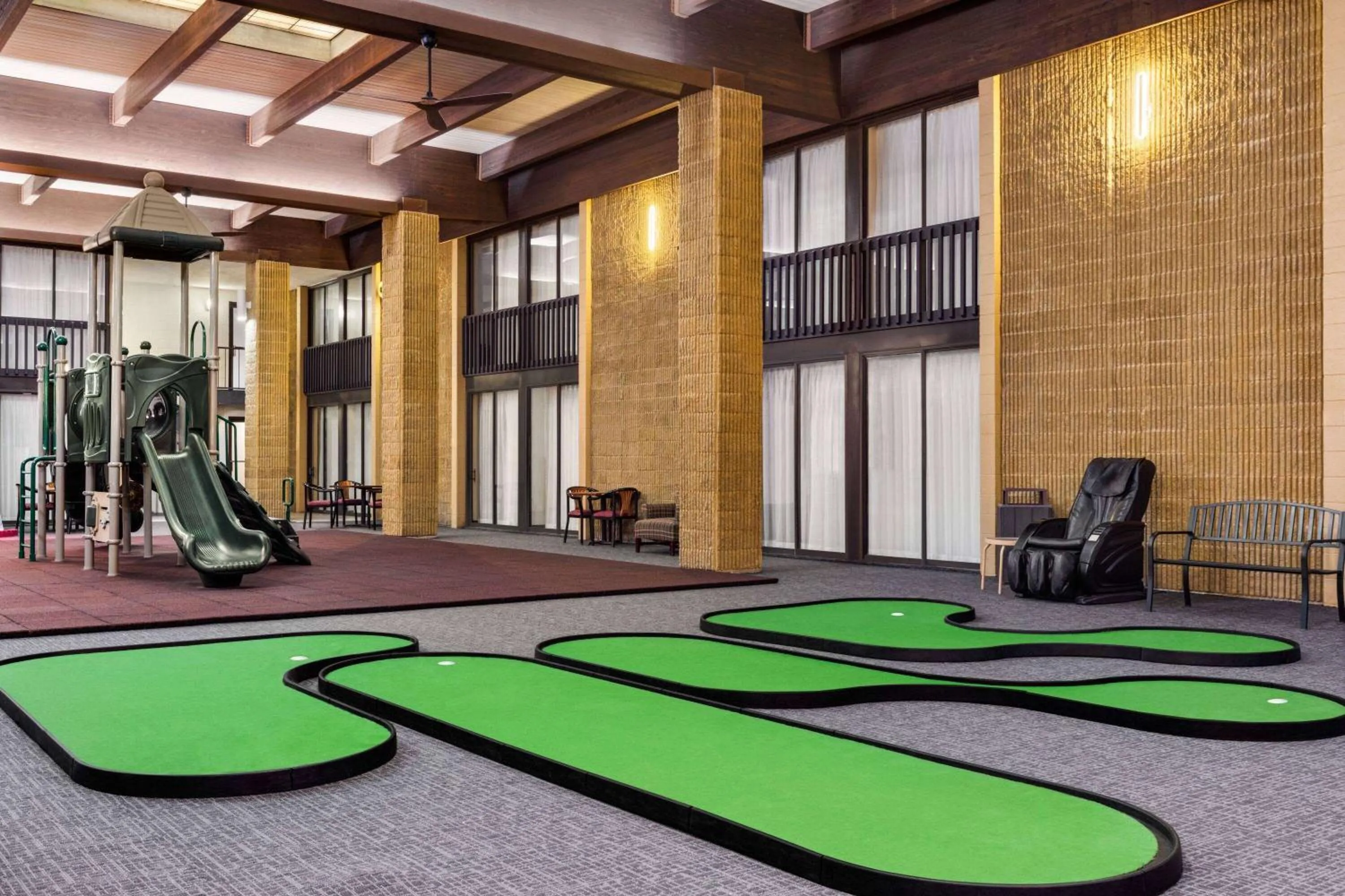 Minigolf in Ramada by Wyndham Alpena