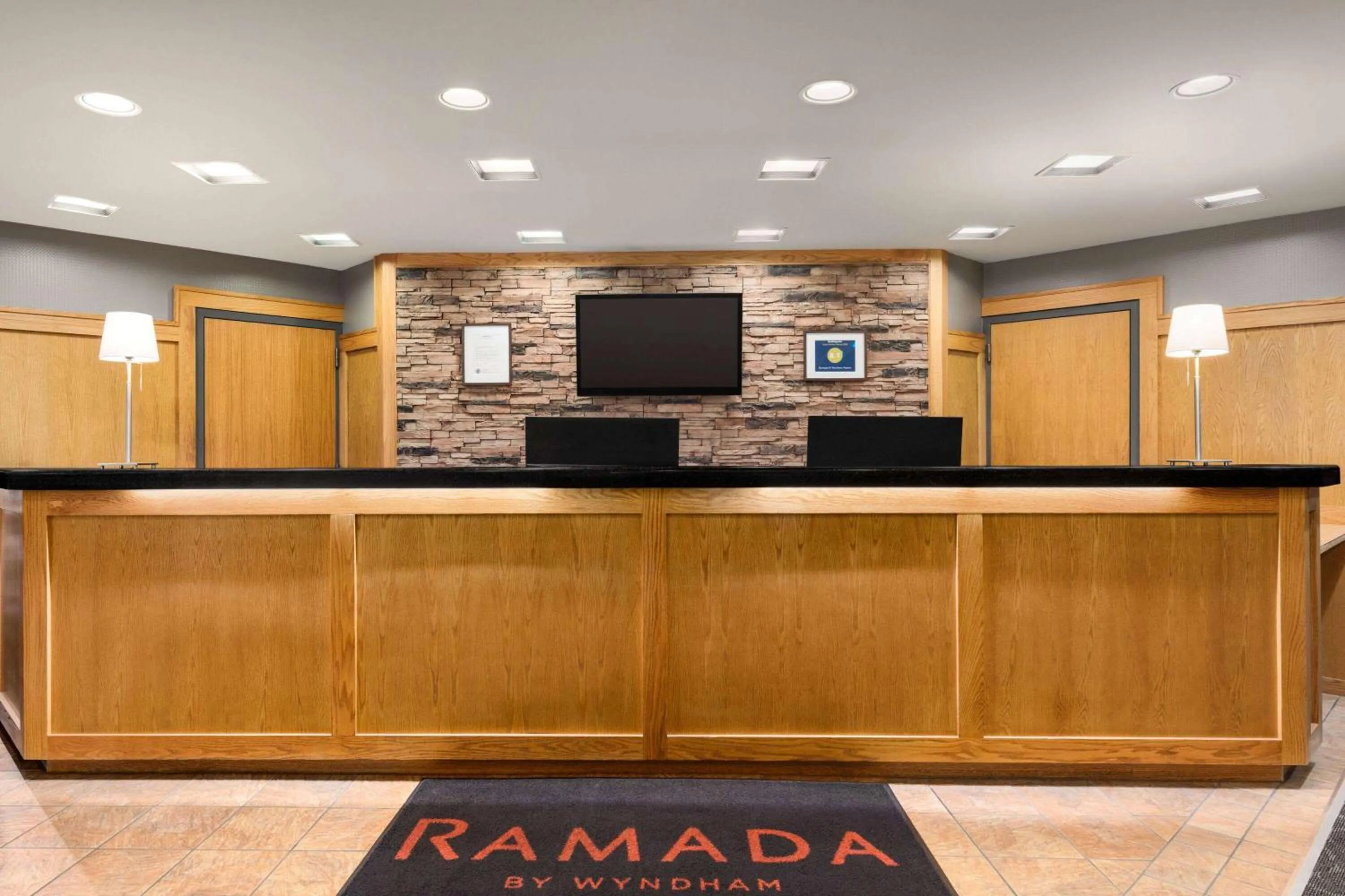 Lobby or reception in Ramada by Wyndham Alpena