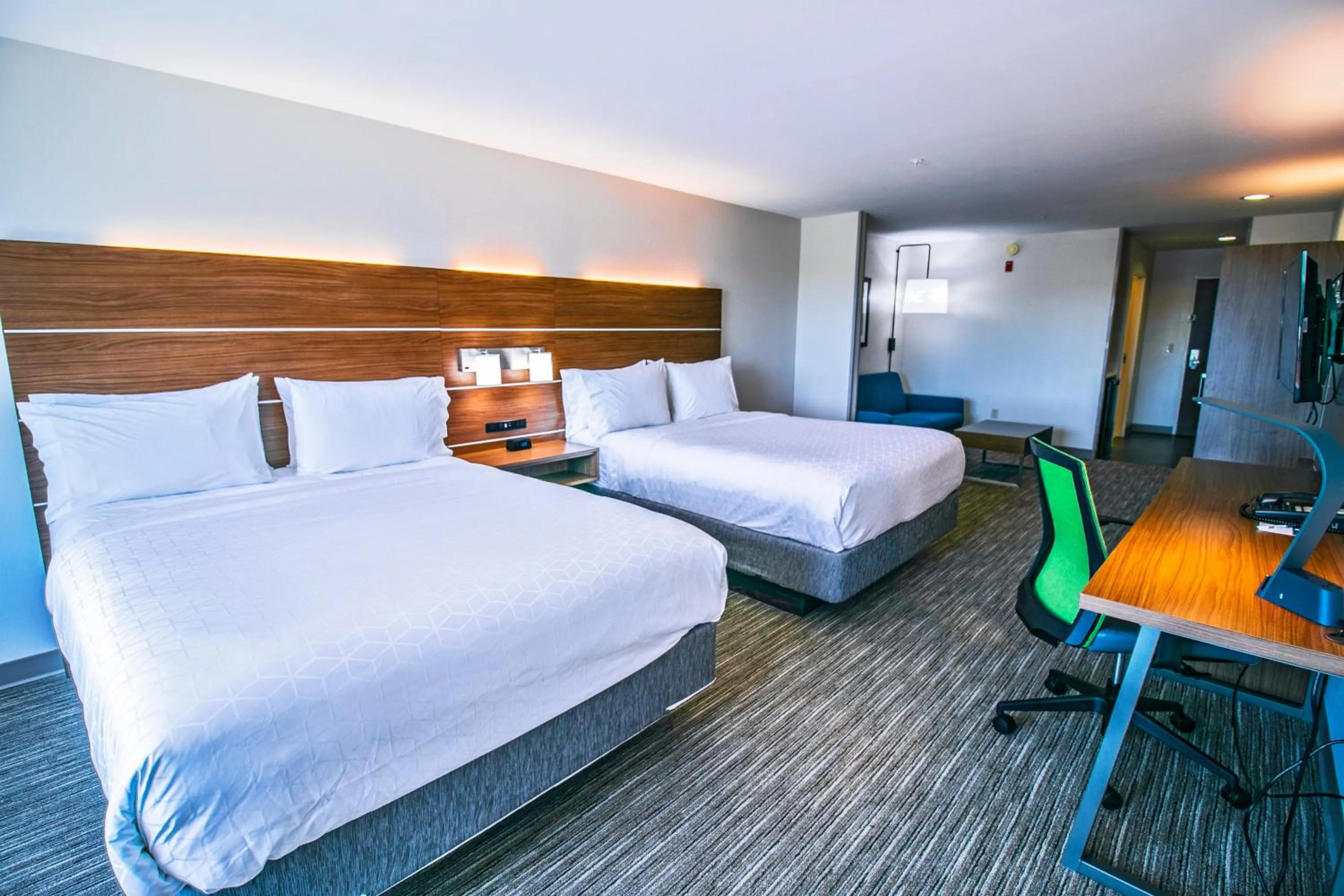 Photo of the whole room, Bed in Holiday Inn Express Hotel & Suites Baton Rouge -Port Allen by IHG