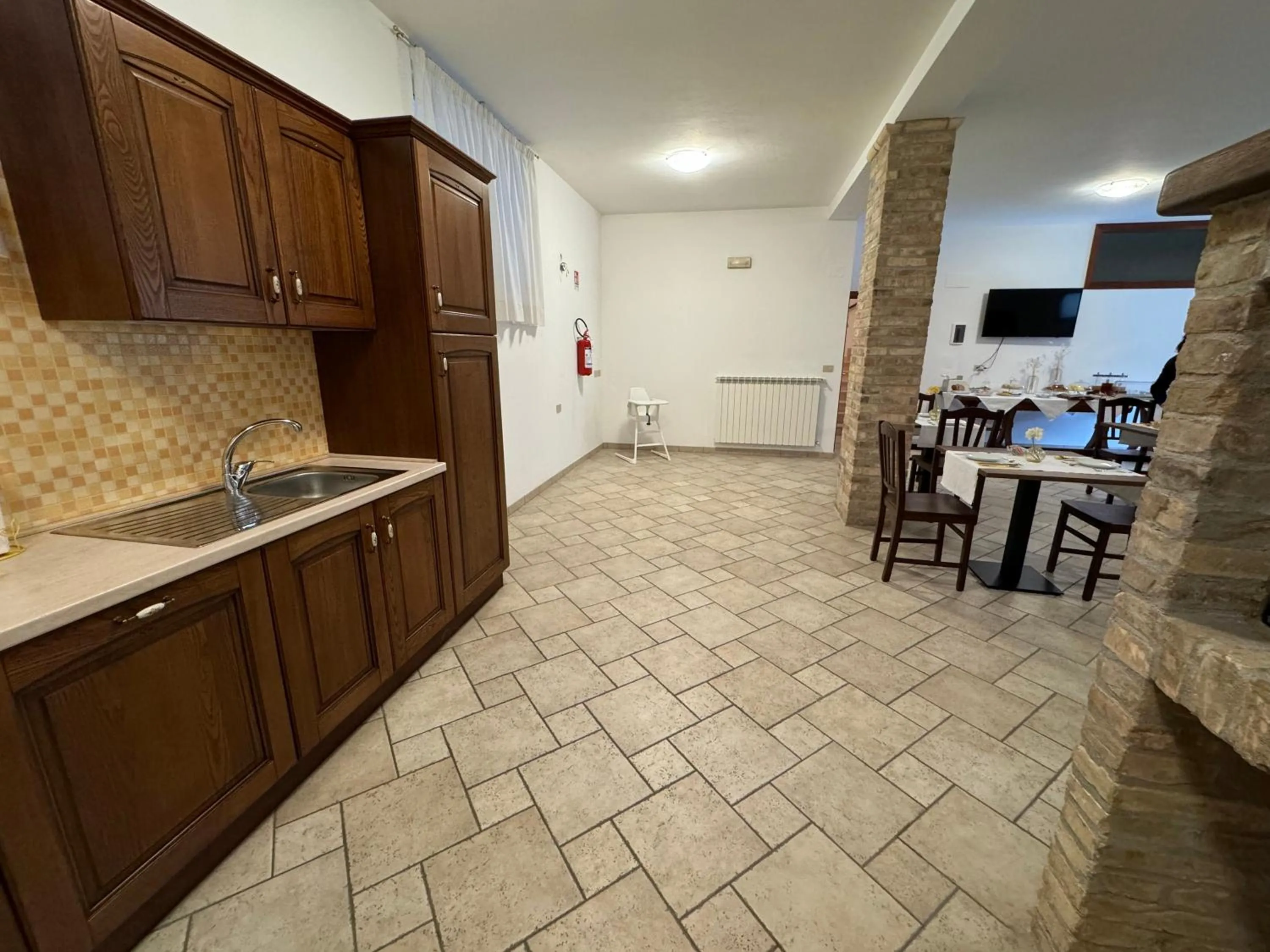 Breakfast in Villa Emilia