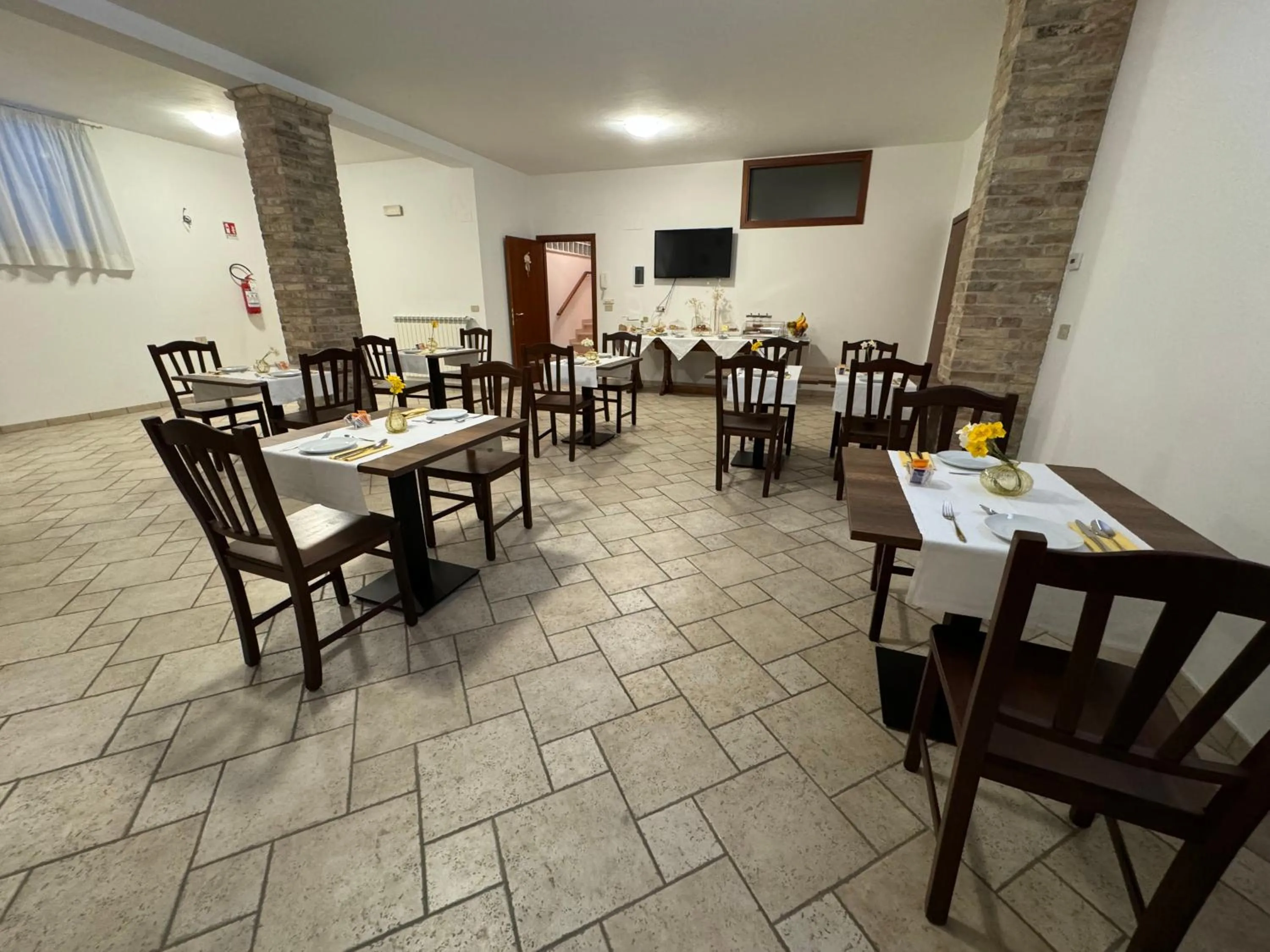 Breakfast in Villa Emilia