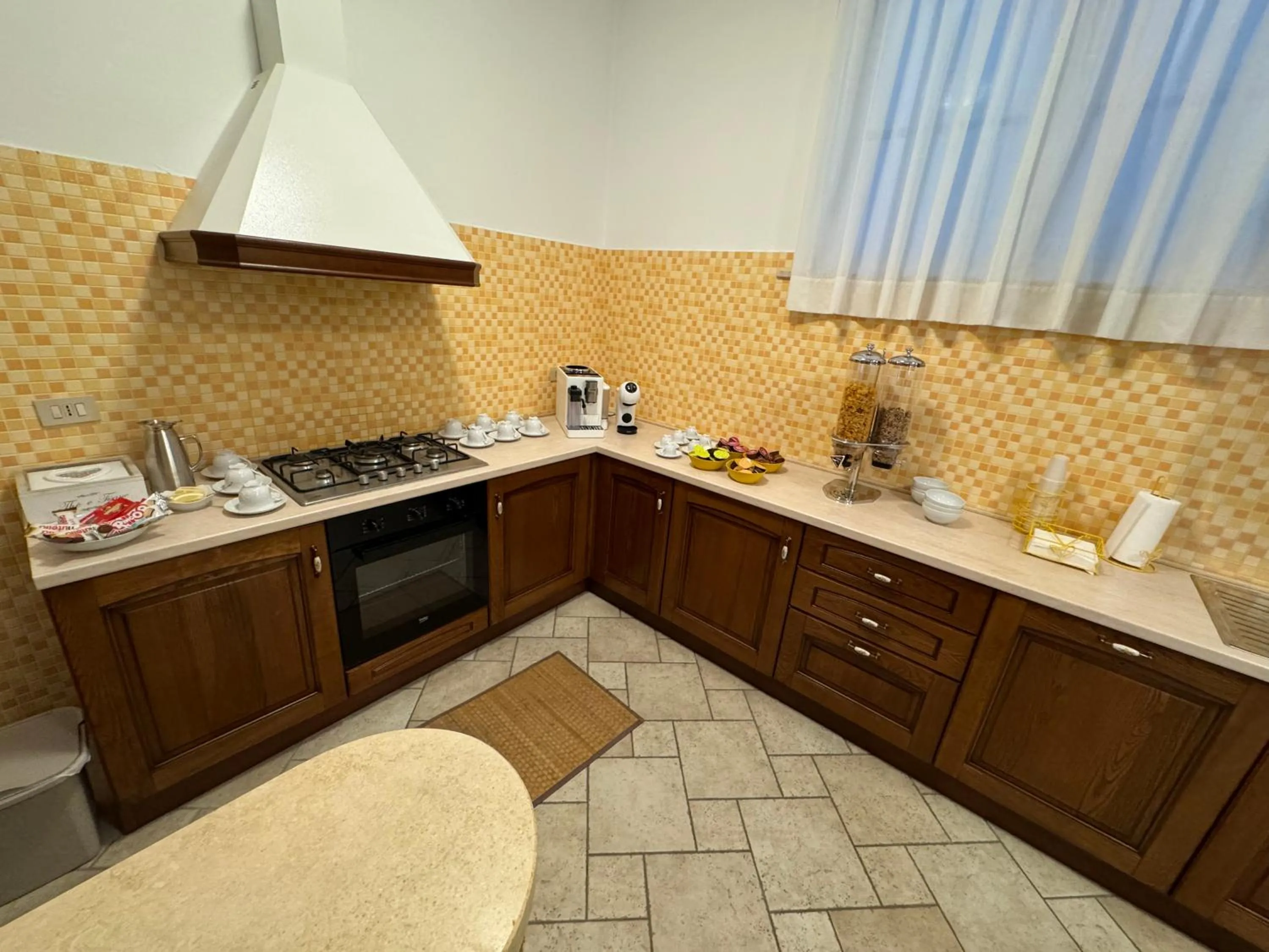 Breakfast in Villa Emilia