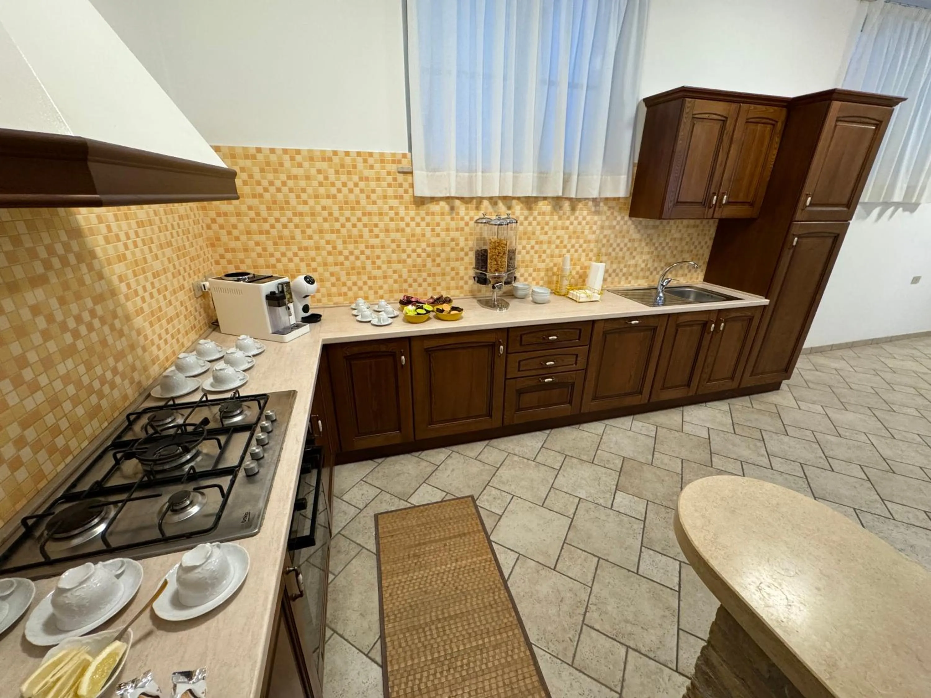 Breakfast in Villa Emilia