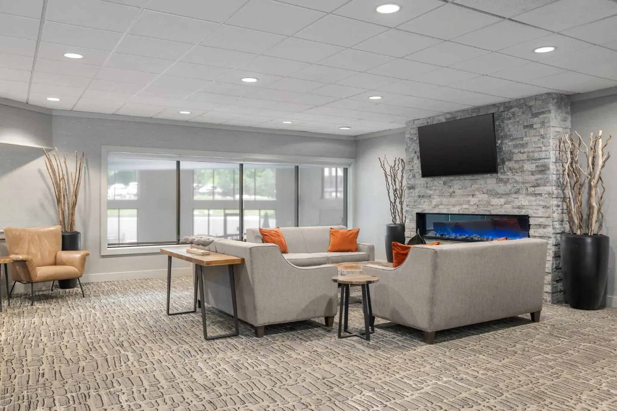 Property building in Holiday Inn Hotel & Suites Des Moines-Northwest by IHG Property building in Holiday Inn Hotel & Suites Des Moines-Northwest by IHG