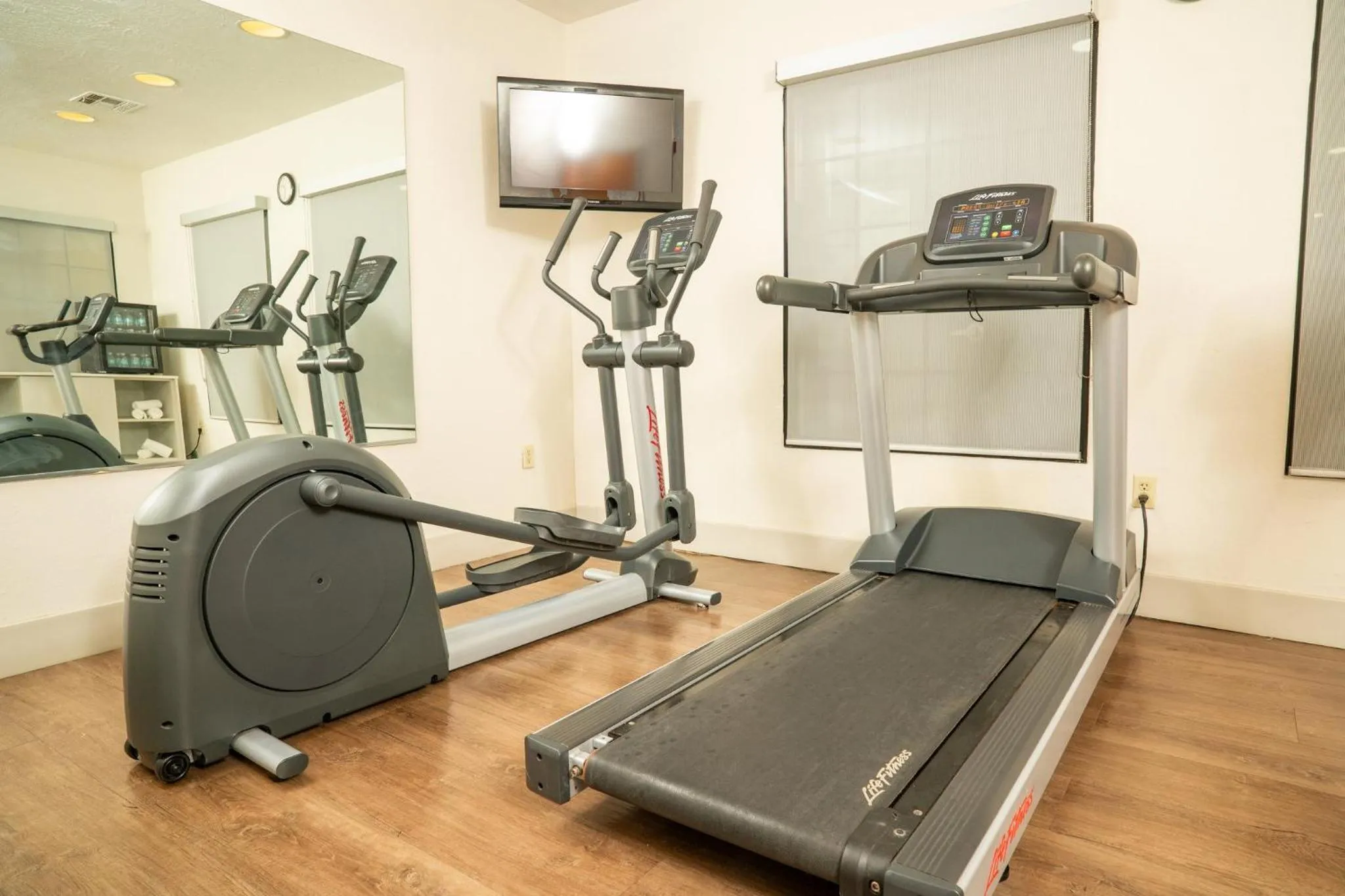 Fitness centre/facilities in Holiday Inn Express Hotel & Suites Hesperia by IHG
