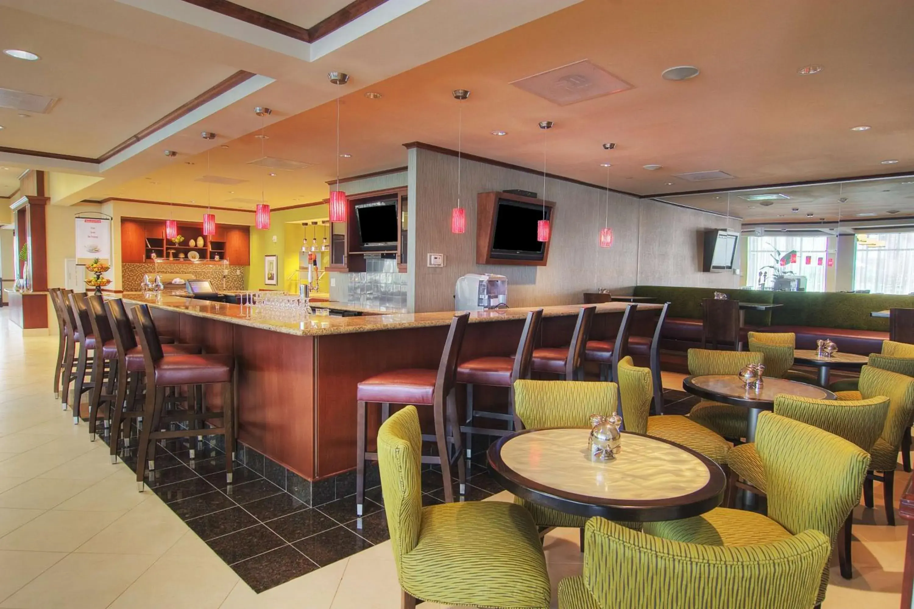 Lounge or bar in Hilton Garden Inn Houston-Pearland Lounge or bar in Hilton Garden Inn Houston-Pearland