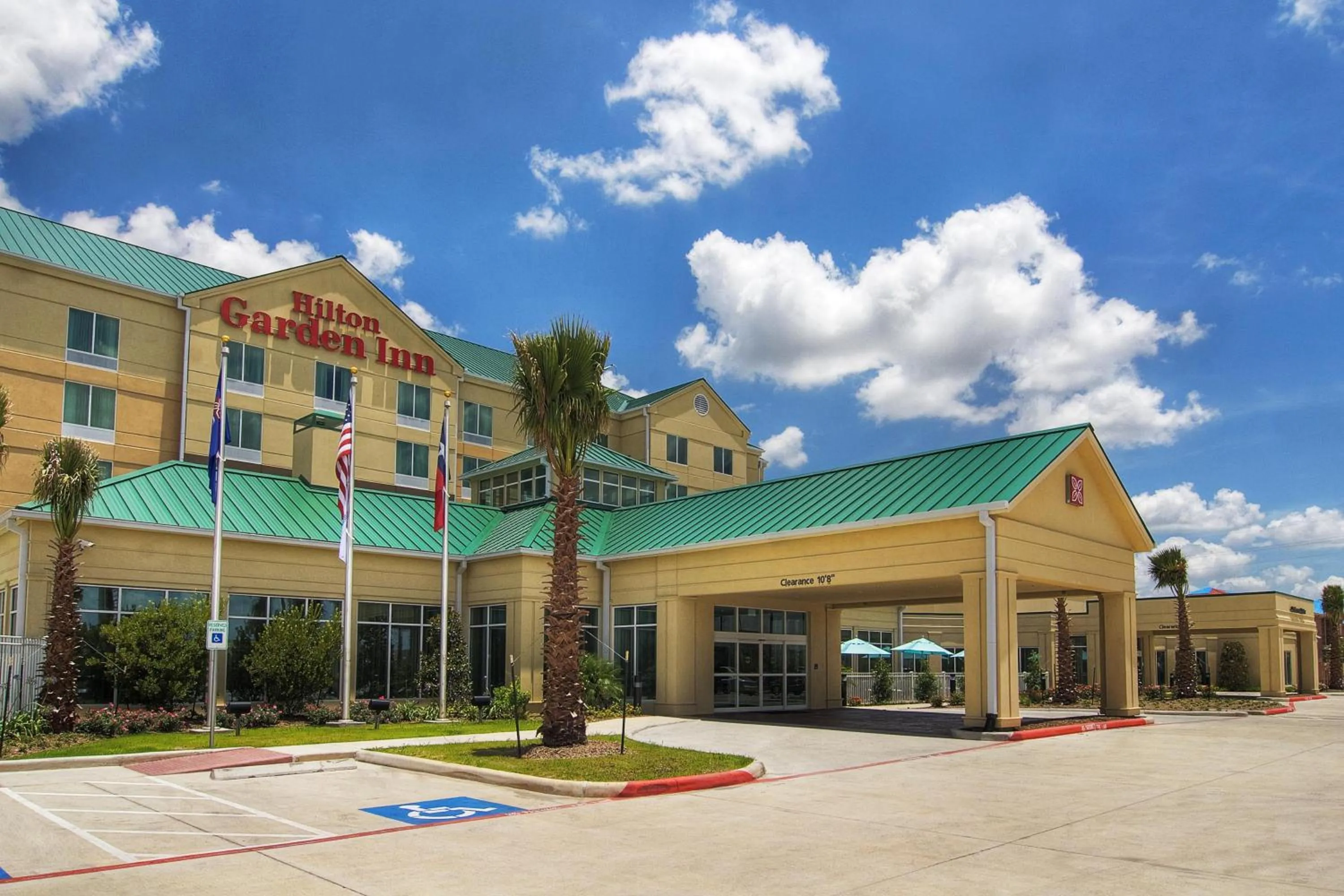Property building in Hilton Garden Inn Houston-Pearland