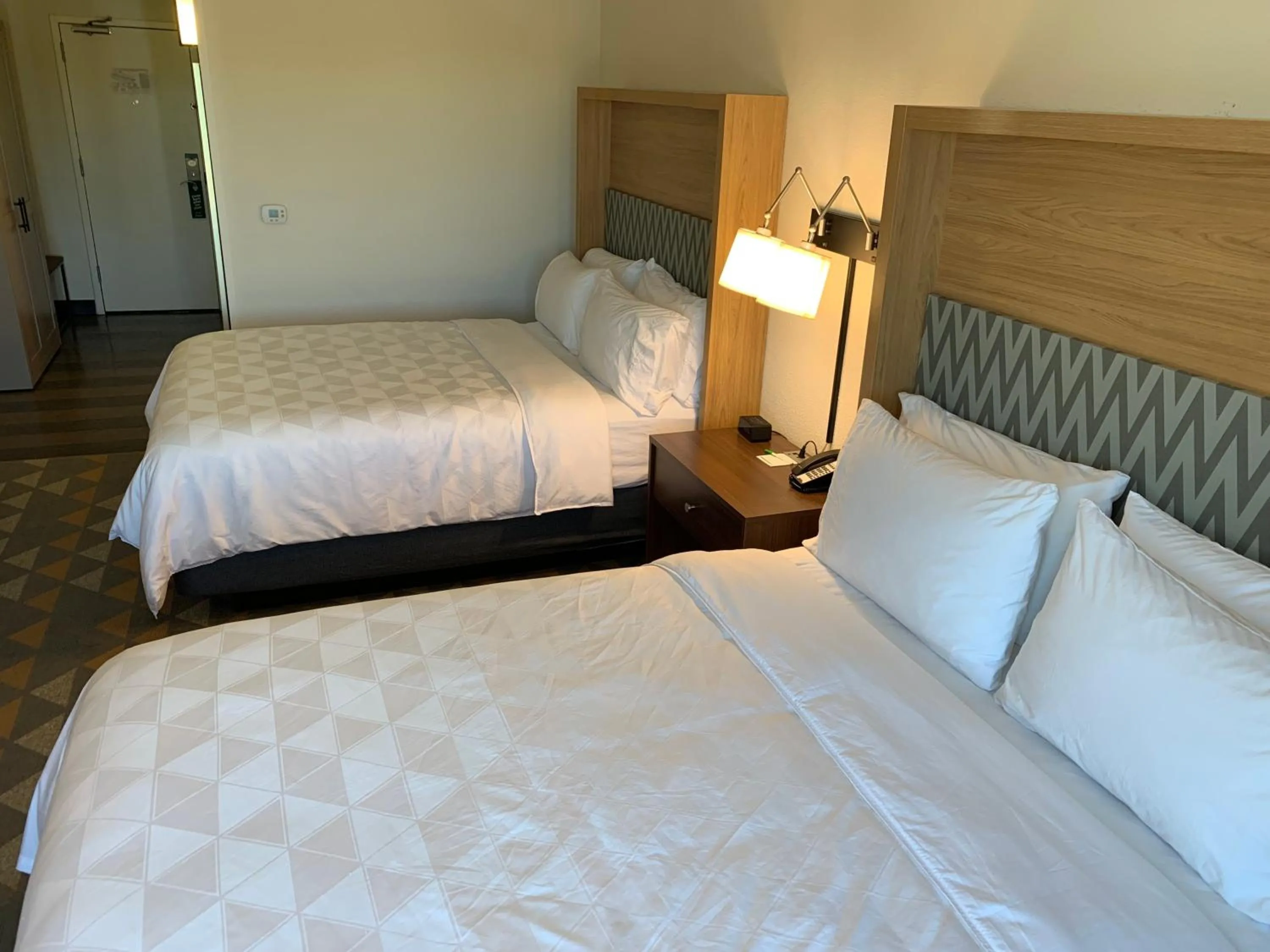 Photo of the whole room, Bed in Holiday Inn Baton Rouge-South by IHG