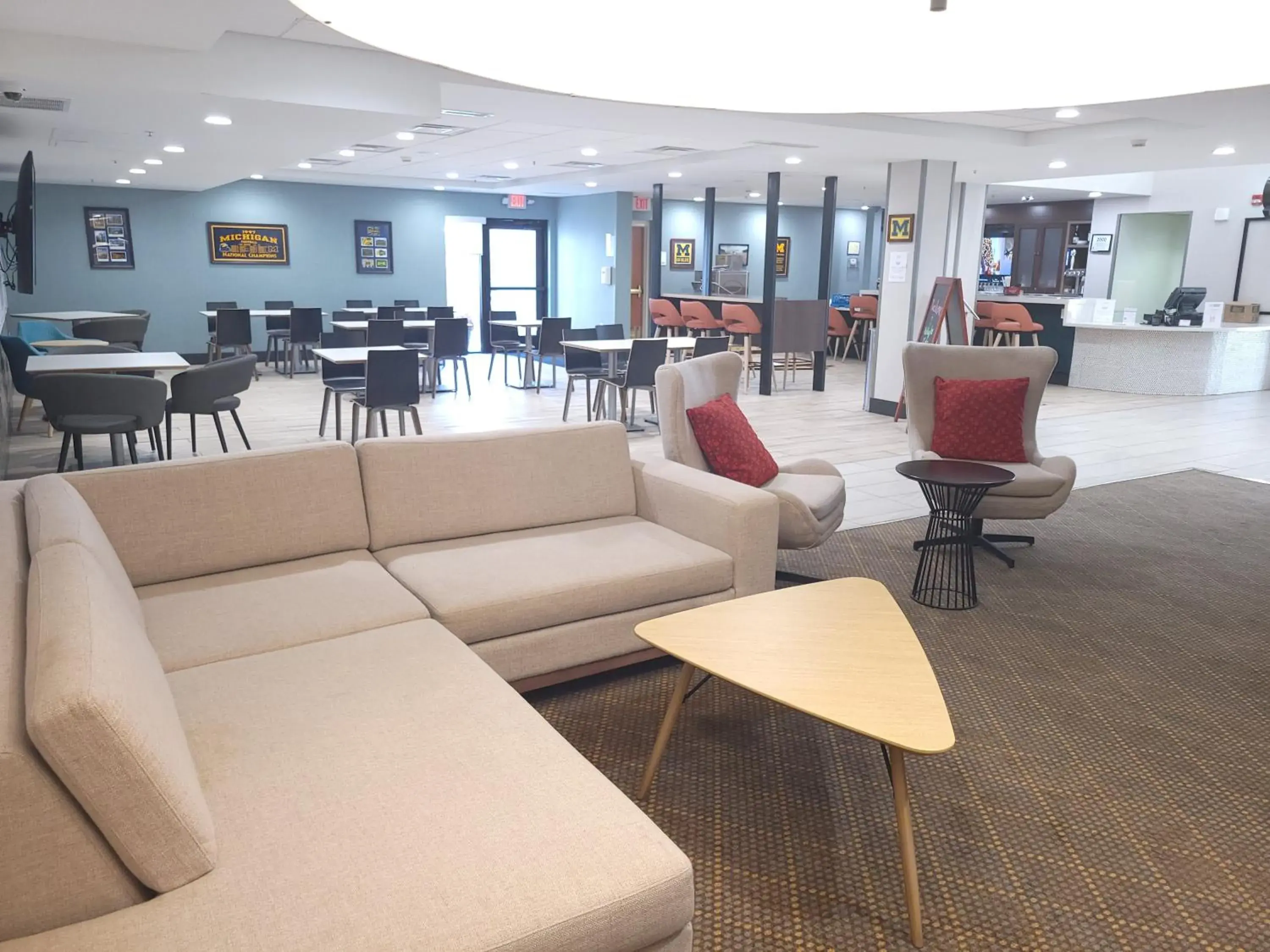 Restaurant/places to eat in Holiday Inn Hotel & Suites Ann Arbor University of Michigan Area by IHG Restaurant/places to eat in Holiday Inn Hotel & Suites Ann Arbor University of Michigan Area by IHG