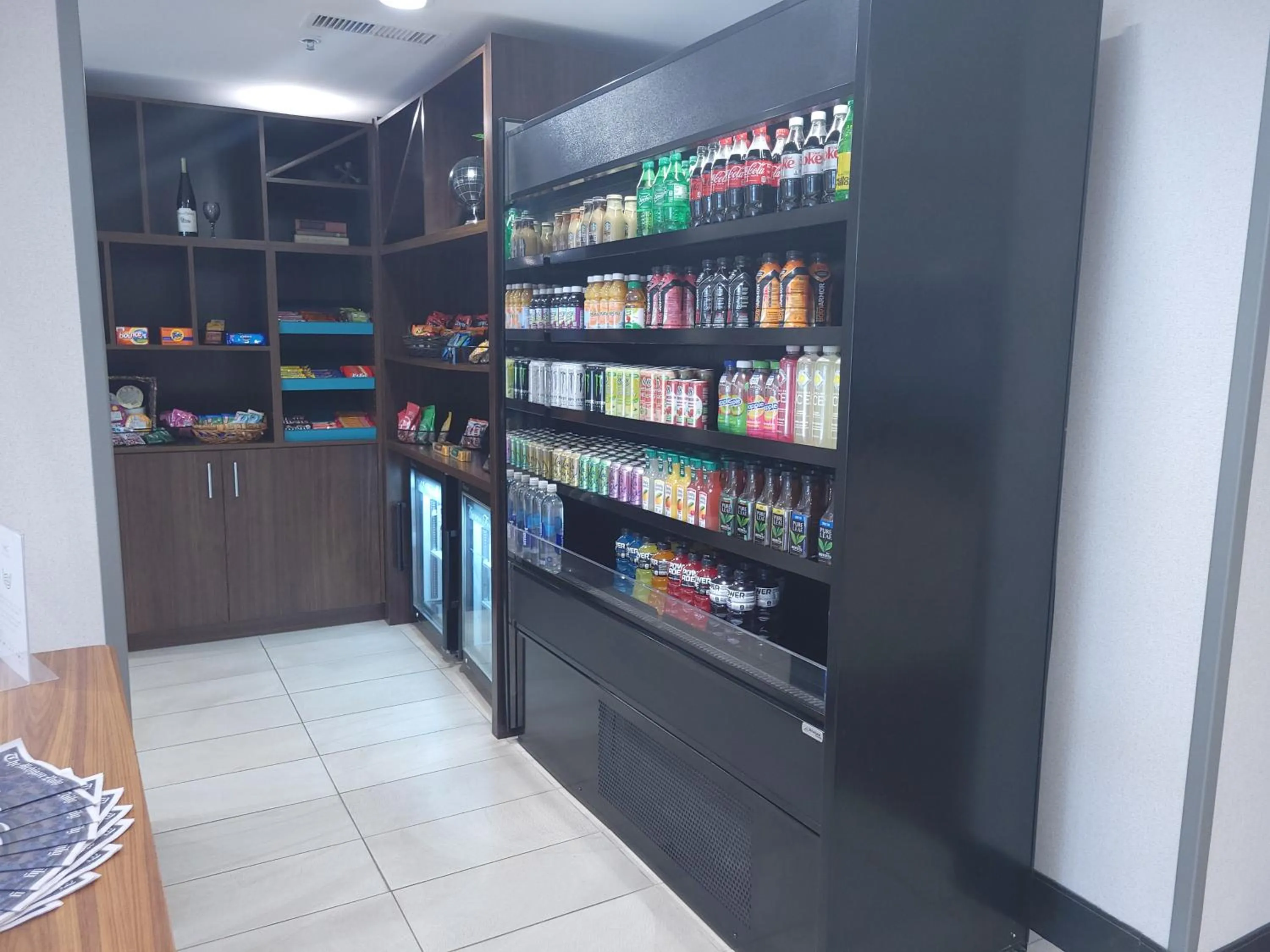 Food and drinks in Holiday Inn Hotel & Suites Ann Arbor University of Michigan Area by IHG