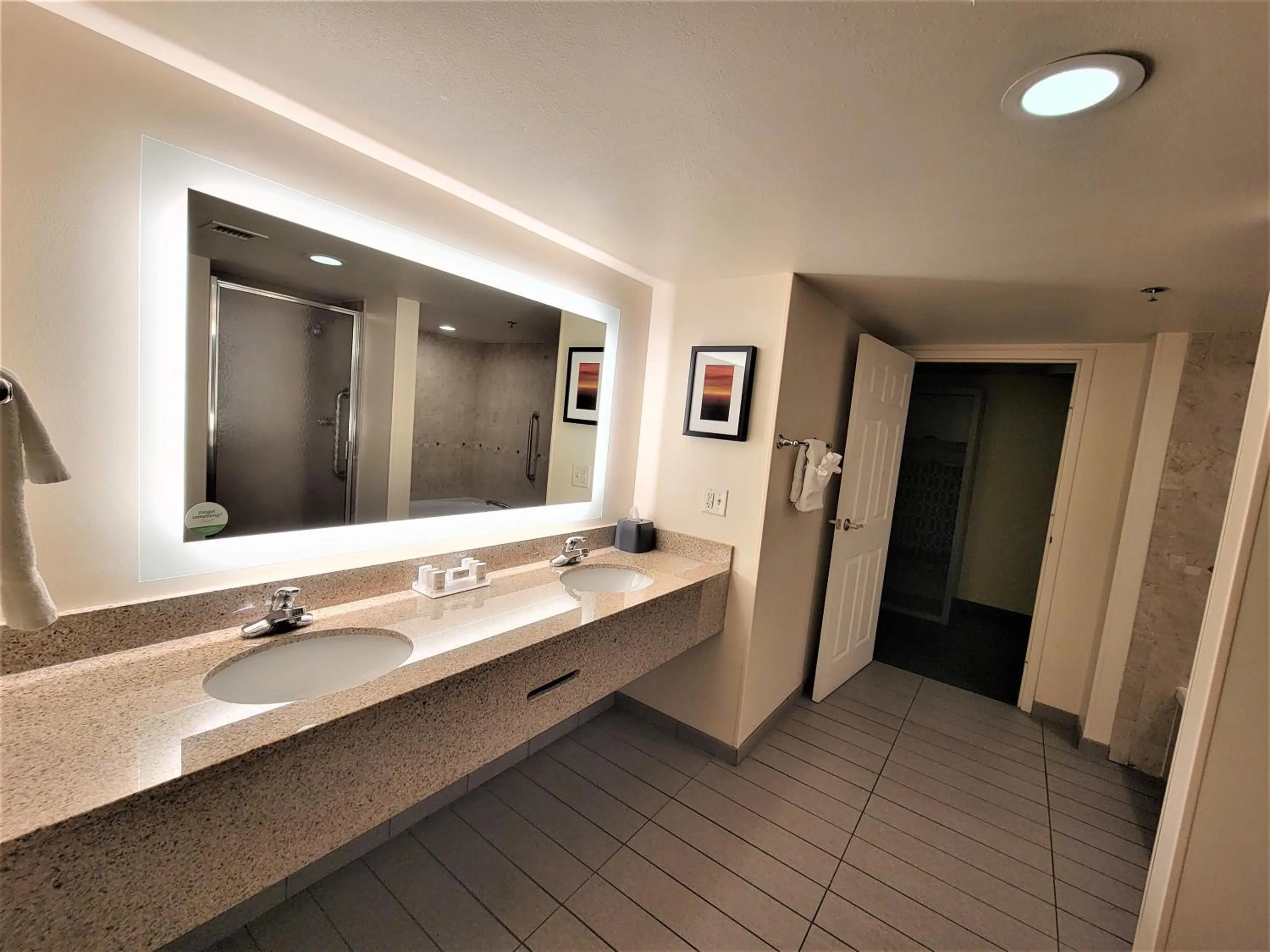 Photo of the whole room in Holiday Inn Hotel & Suites Ann Arbor University of Michigan Area by IHG