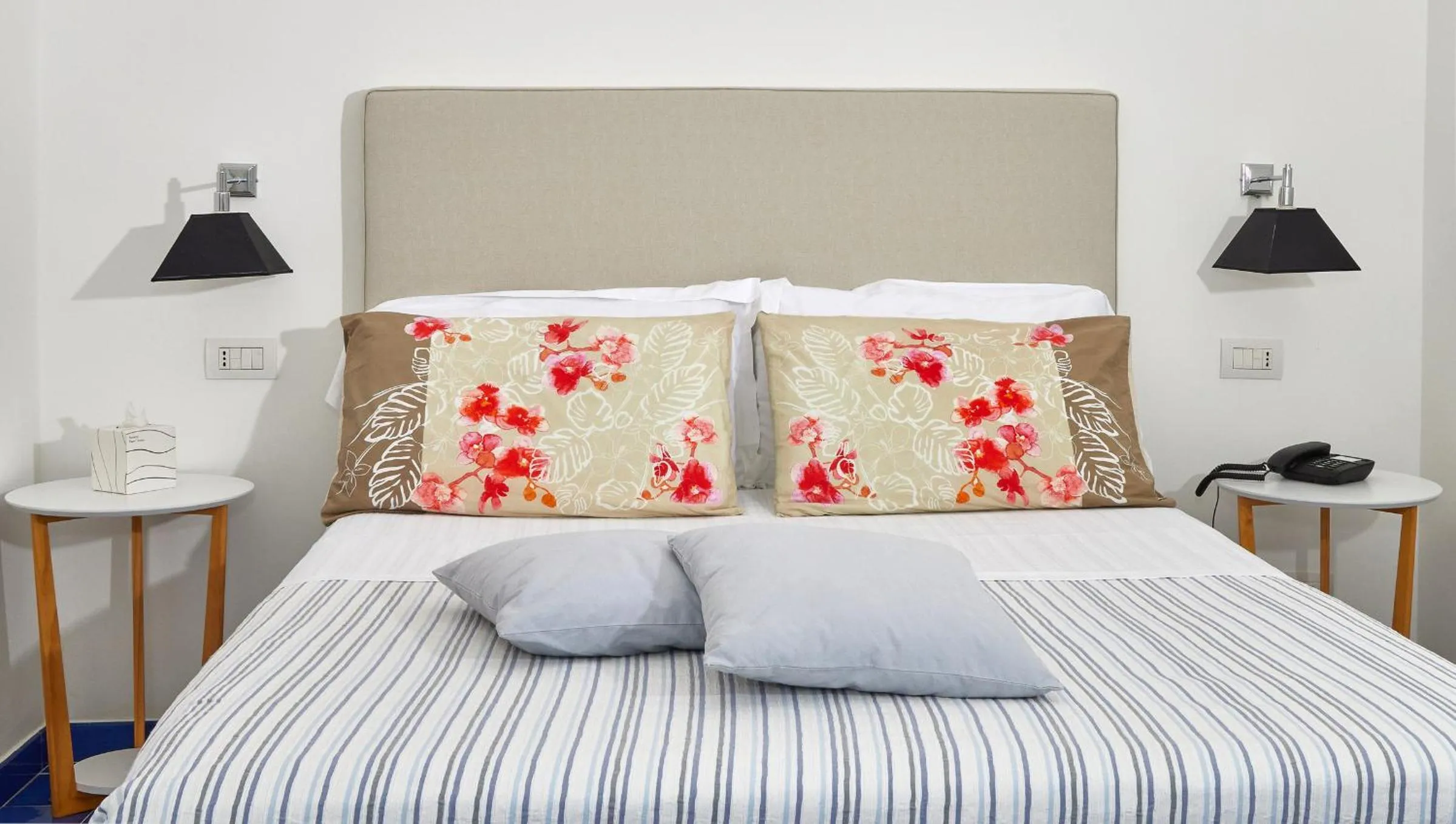 Bed in Hotel Victoria Place