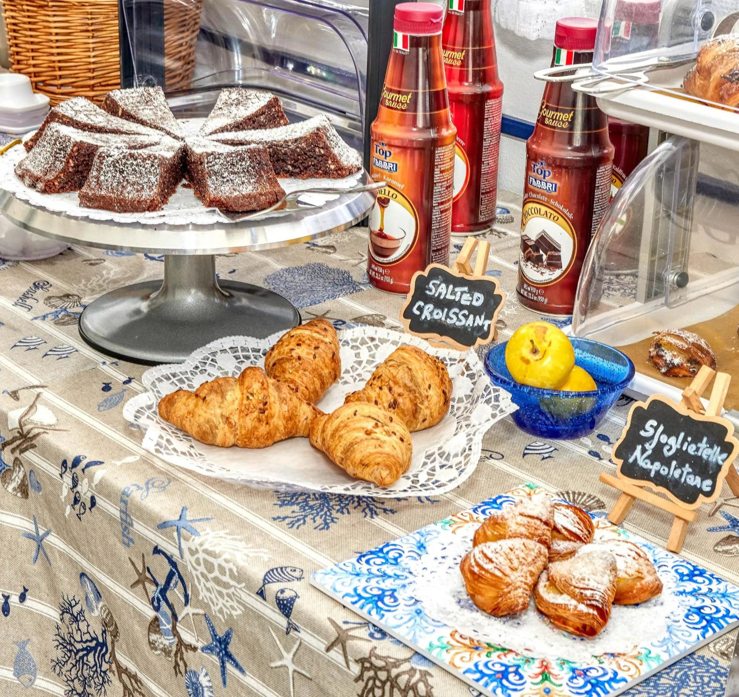 Food and drinks in Hotel Victoria Place