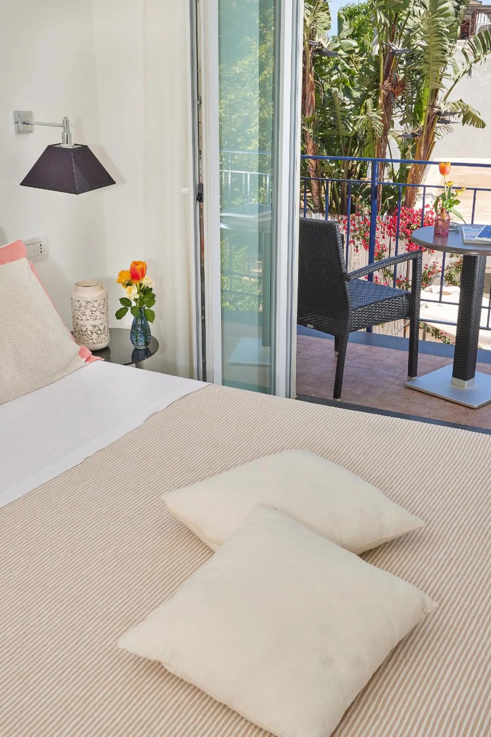 Bed in Hotel Victoria Place