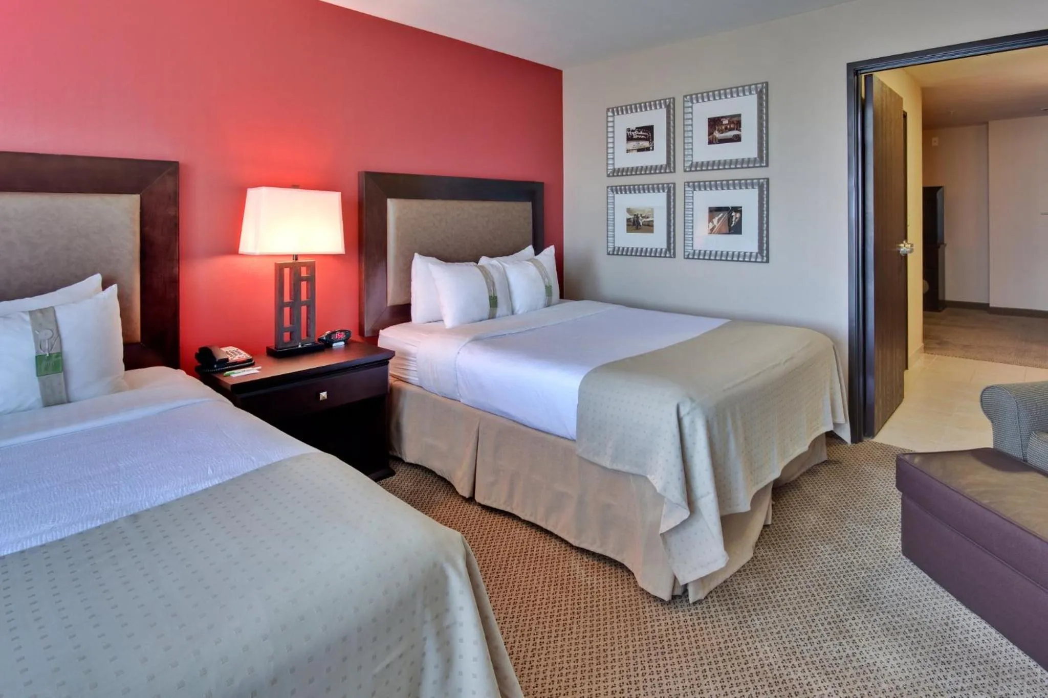 Photo of the whole room, Bed in Holiday Inn & Suites Bakersfield by IHG