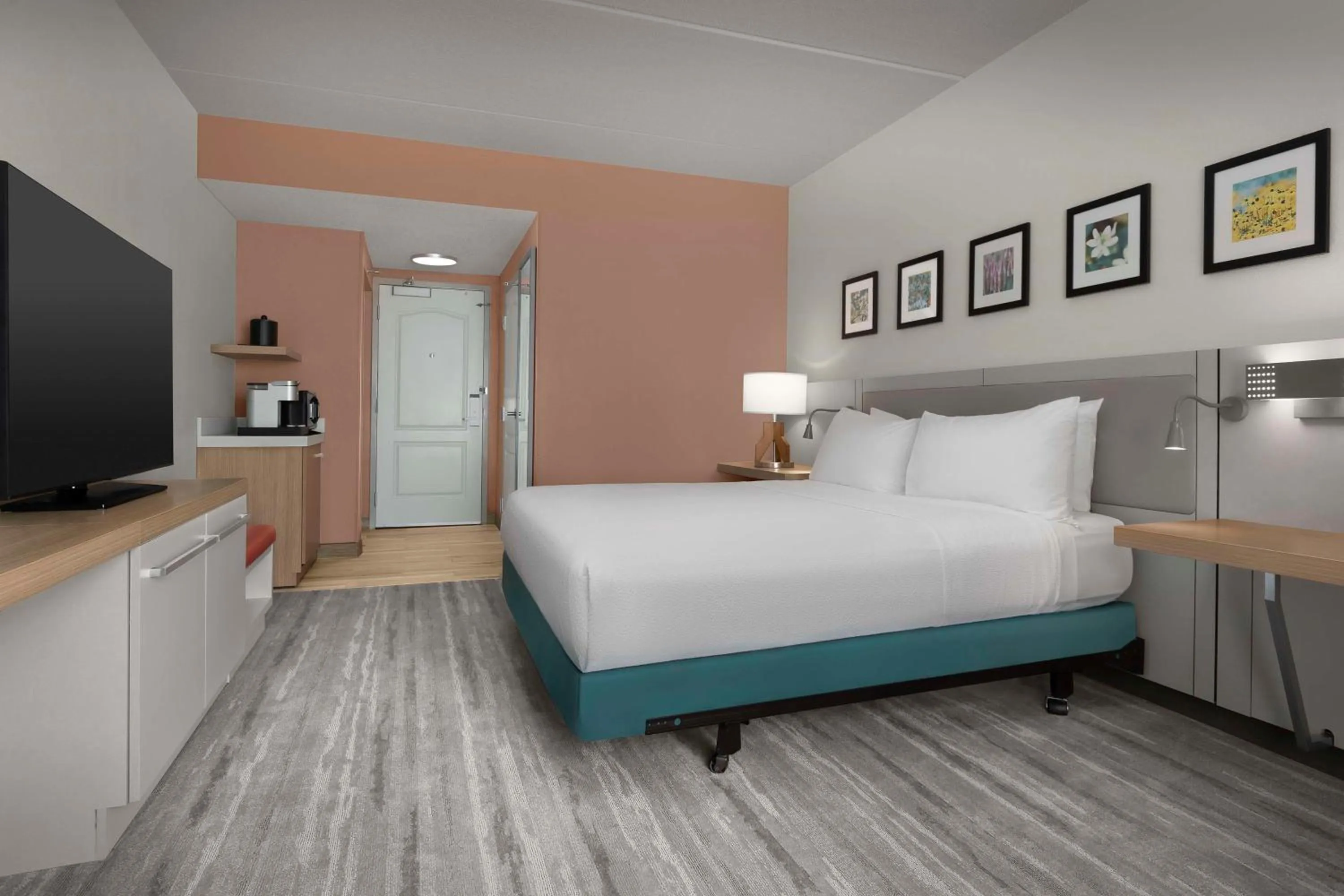 Bed in Hilton Garden Inn Raleigh Capital Blvd I-540