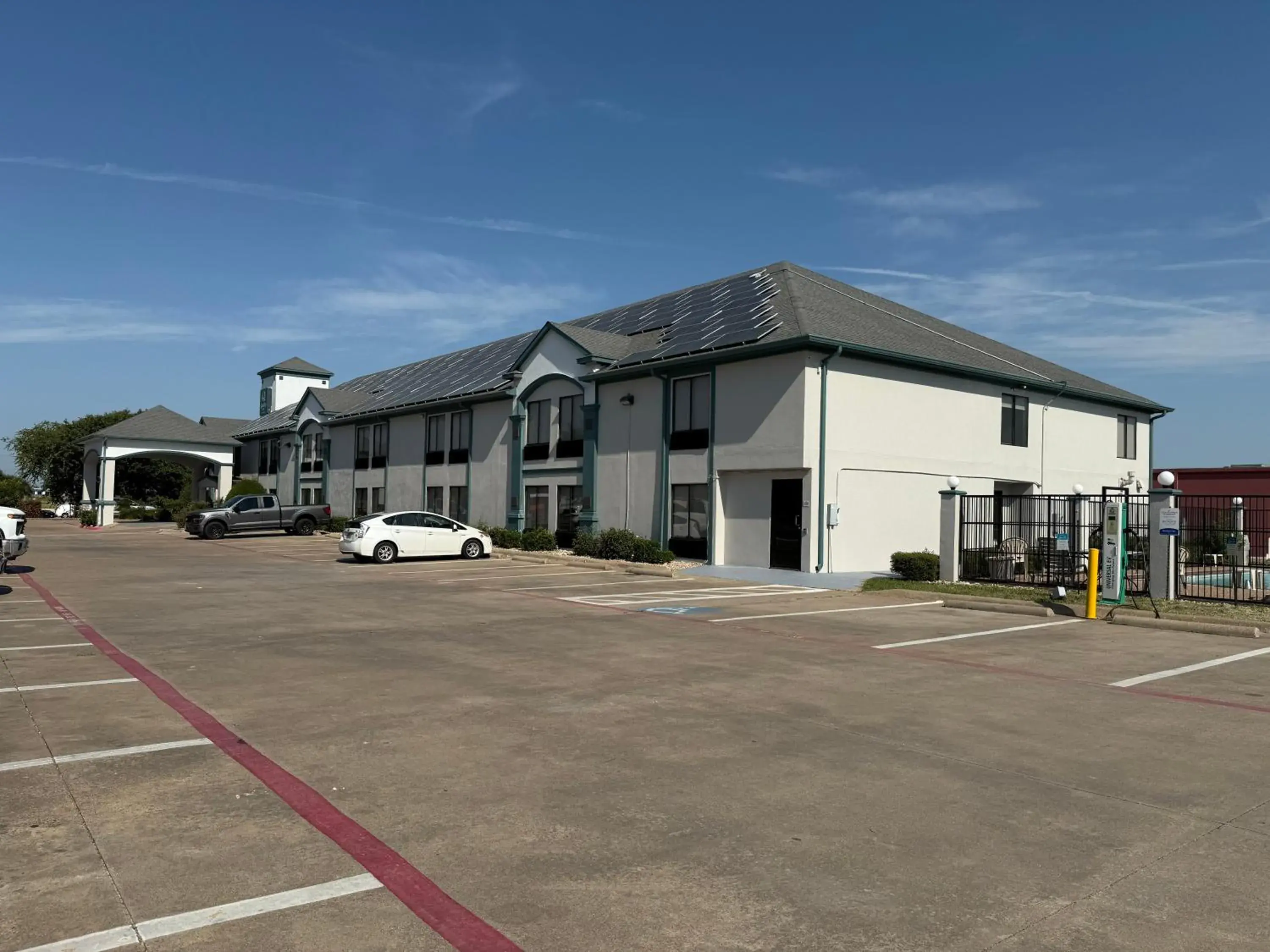 Property building in Quality Inn Property building in Quality Inn