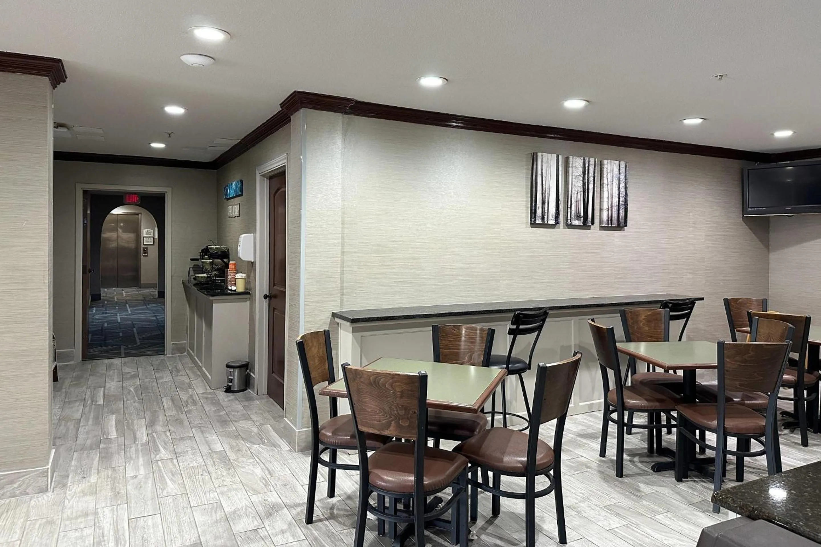 Breakfast in Quality Inn Hillsboro